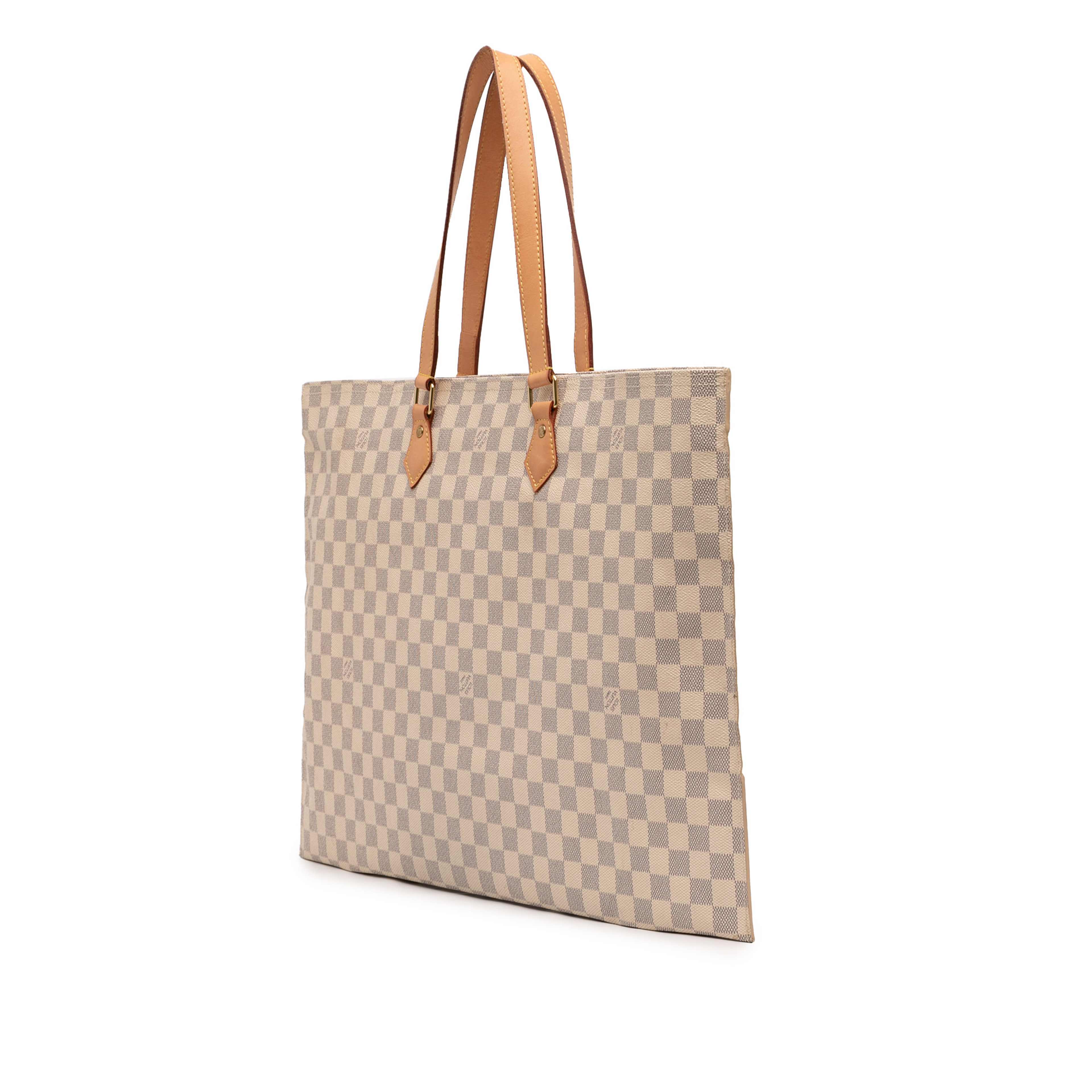 Louis Vuitton Damier Azur All In Mm, från Luxclusif, i färgen white. Klicka för att öppna bilden i stort format