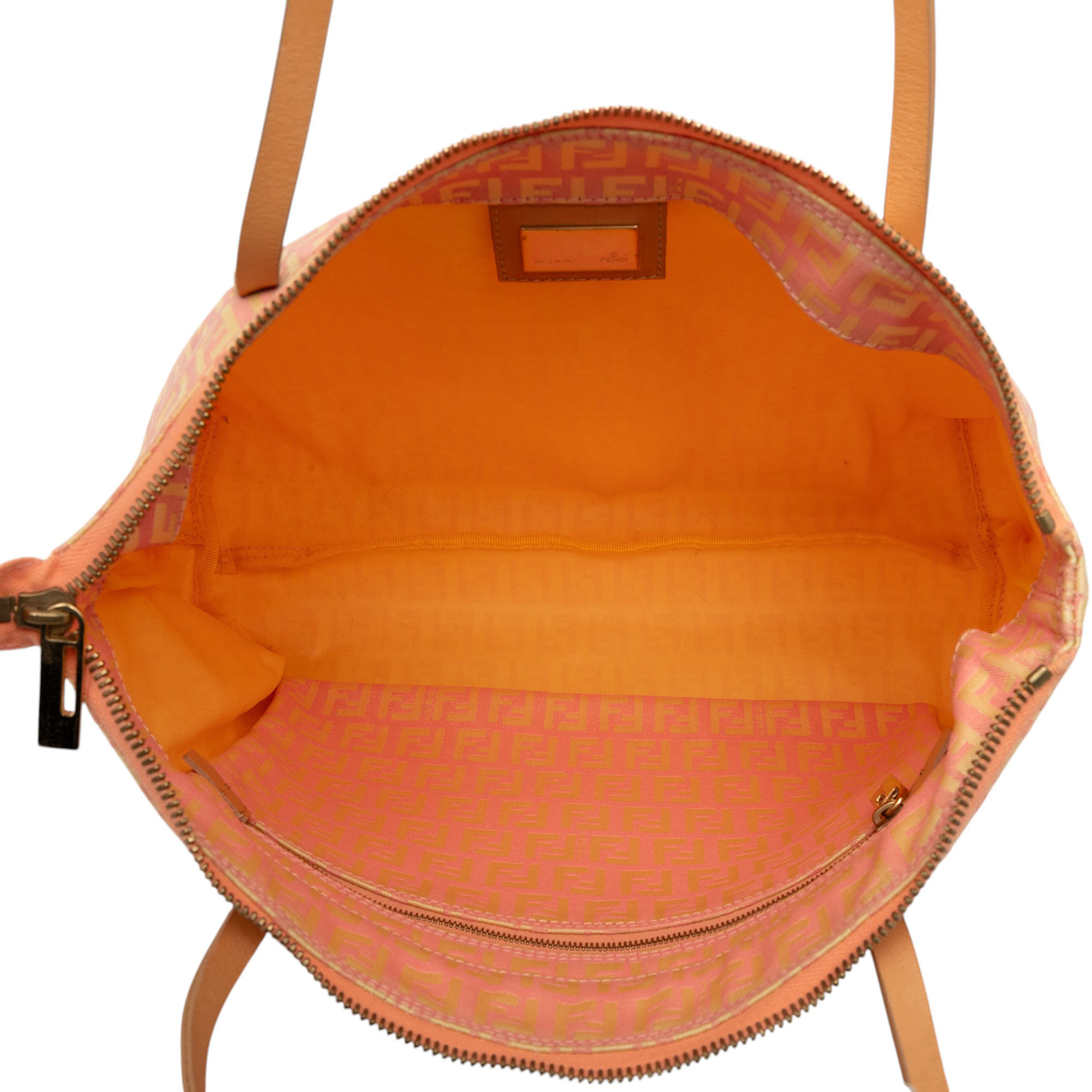 Fendi Small Zucchino Canvas Tote, från Luxclusif, i färgen salmon. Klicka för att öppna bilden i stort format