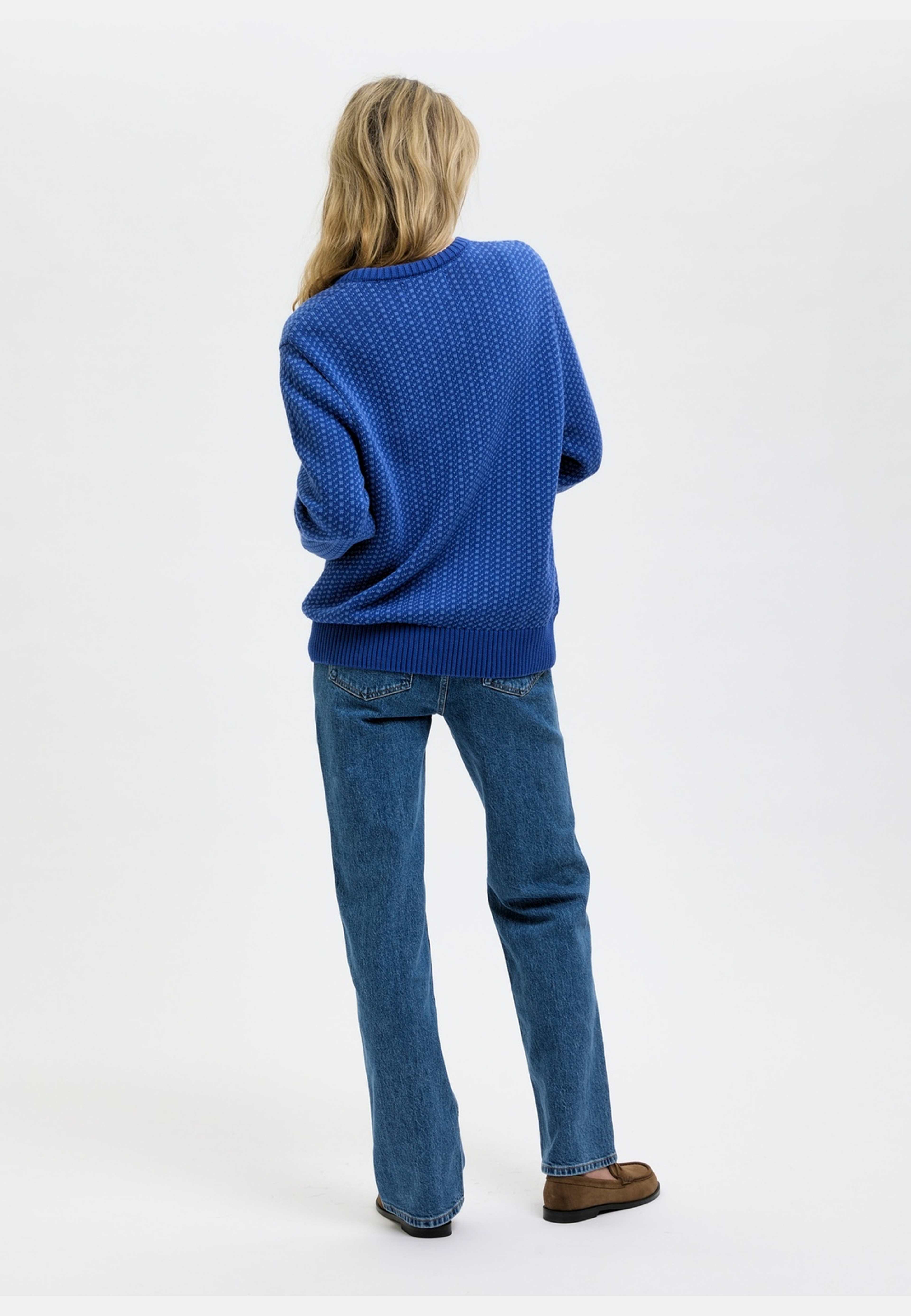 Olga Stickad  Beige, från emmamalena, i färgen blå. Klicka för att öppna bilden i stort format