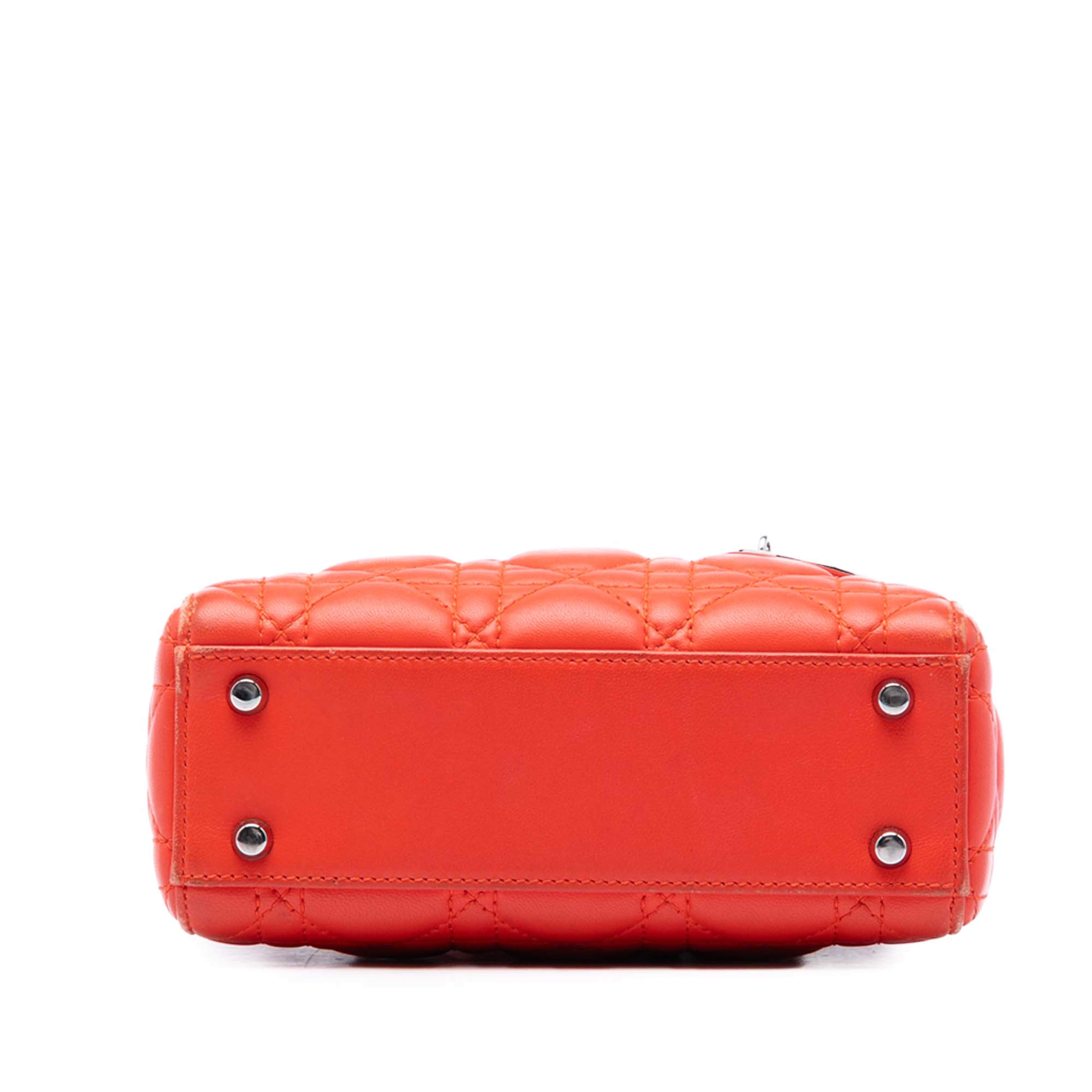 Dior Mini Lambskin Cannage Lady Dior, från Luxclusif, i färgen orange. Klicka för att öppna bilden i stort format