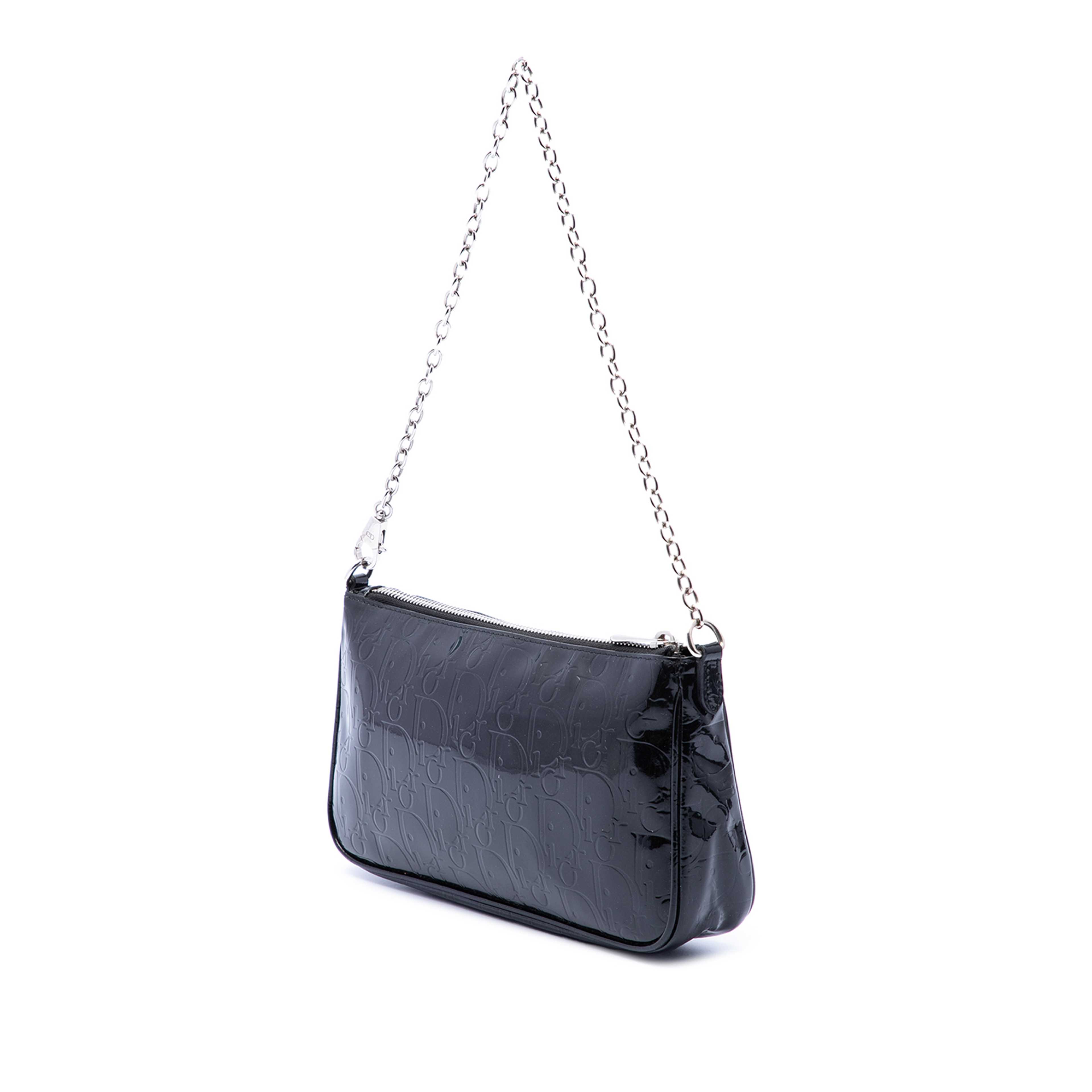 Dior Diorissimo Patent Shoulder Bag, från Luxclusif, i färgen svart. Klicka för att öppna bilden i stort format