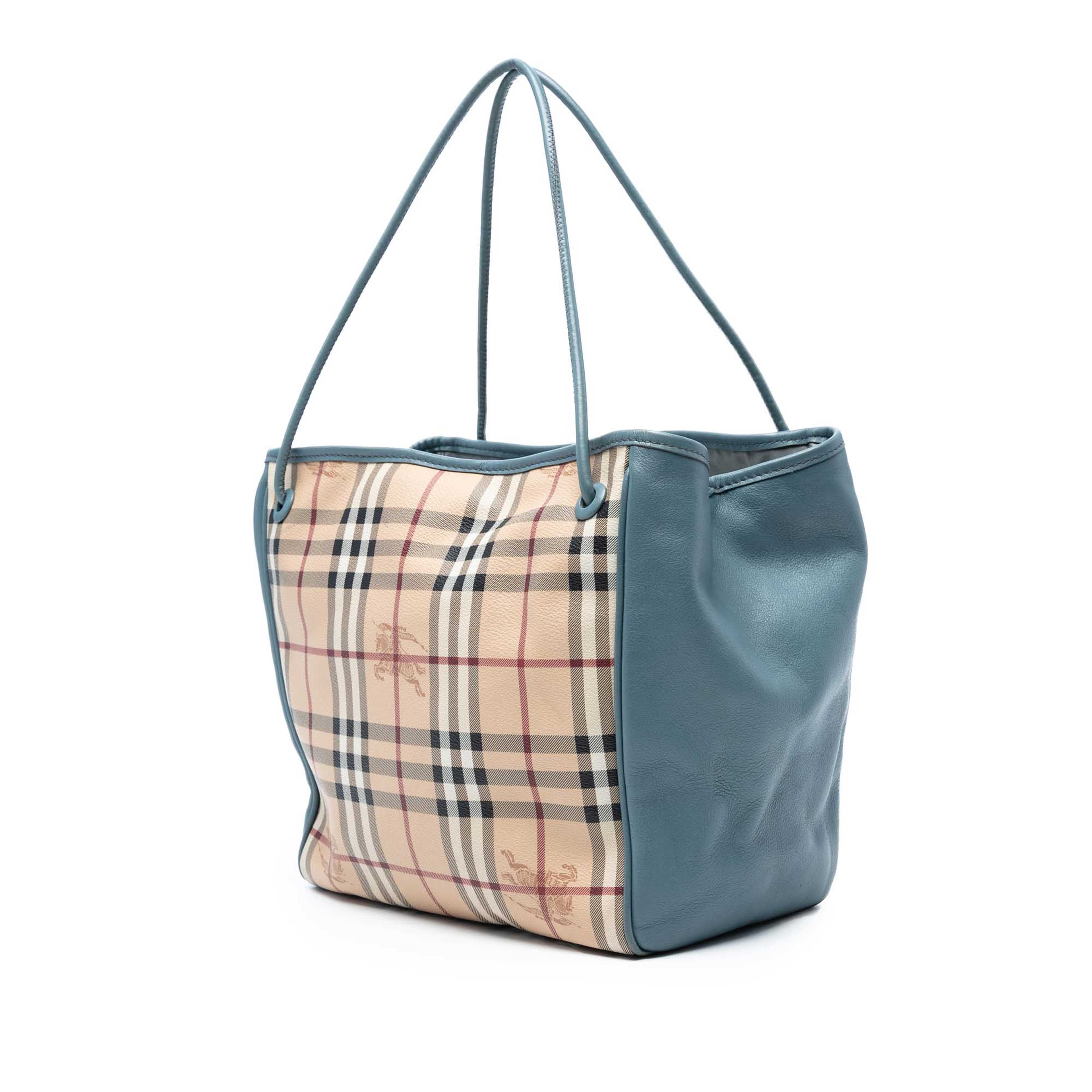 Burberry Small Leather Trimmed Haymarket Check Coated Canvas Canterbury Tote, från Luxclusif, i färgen beige. Klicka för att öppna bilden i stort format