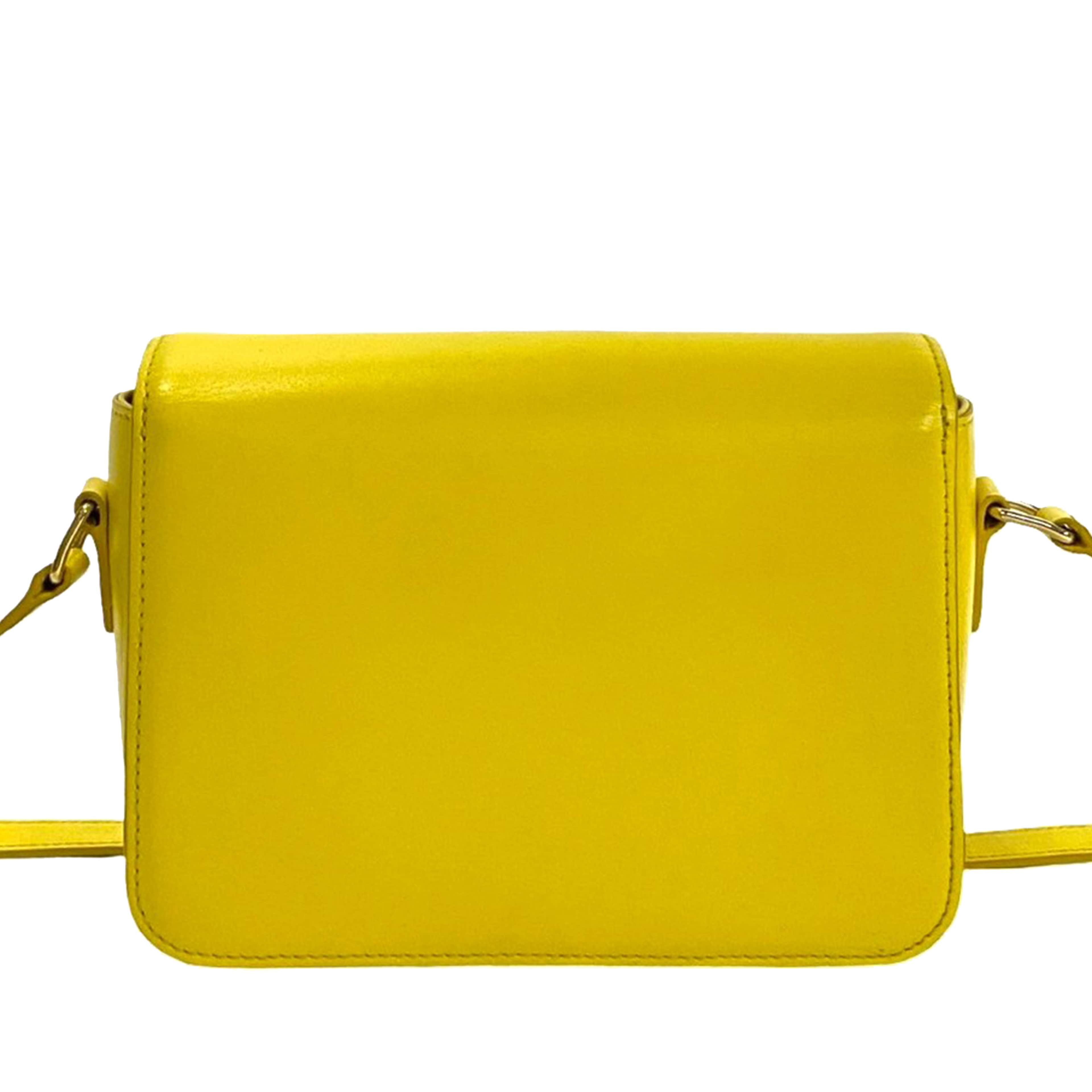 Celine Teen Shiny Calfskin Triomphe Crossbody, från Luxclusif, i färgen yellow. Klicka för att öppna bilden i stort format