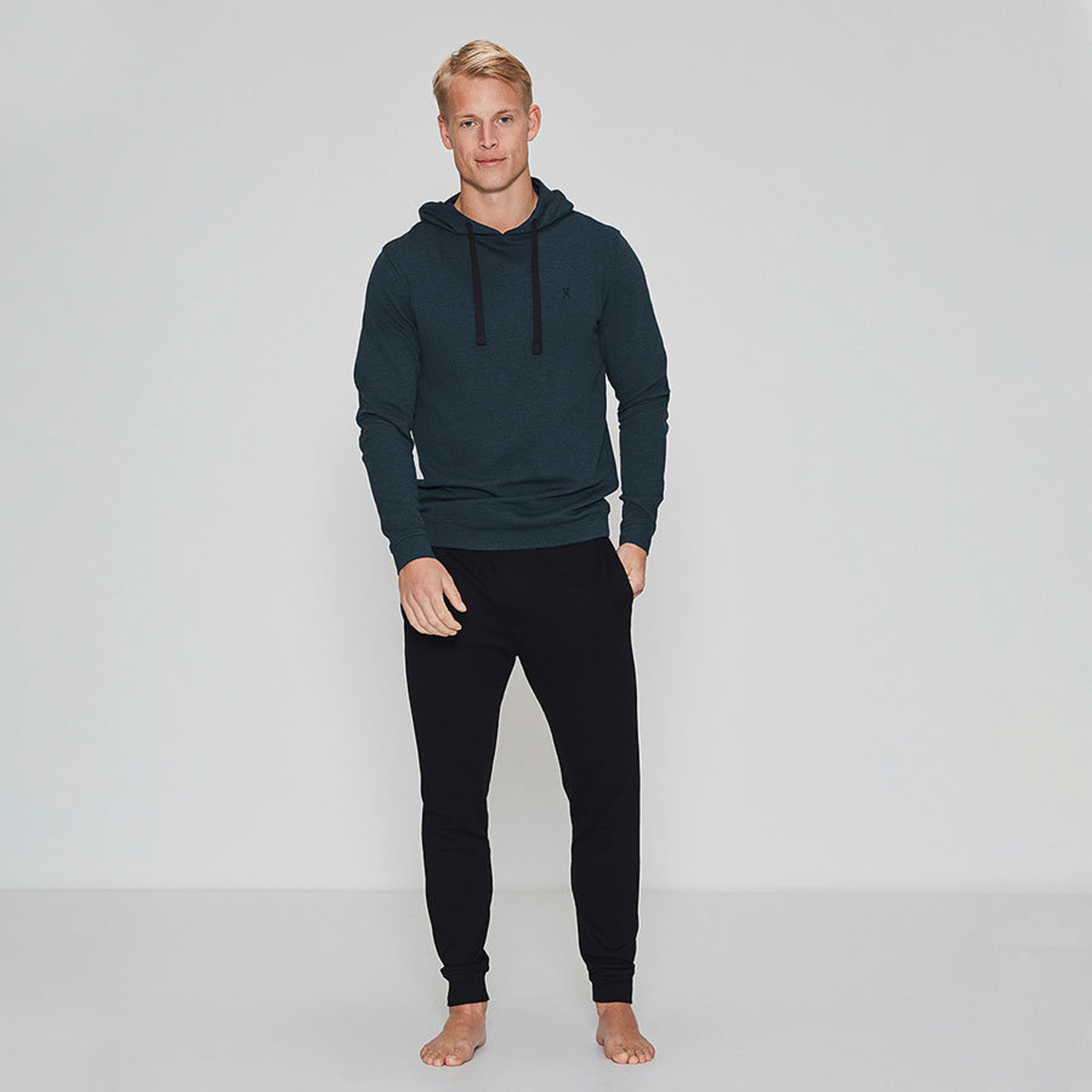 Sweat Hoodie - Bambu, från JBS of Denmark, i färgen navy. Klicka för att öppna bilden i stort format