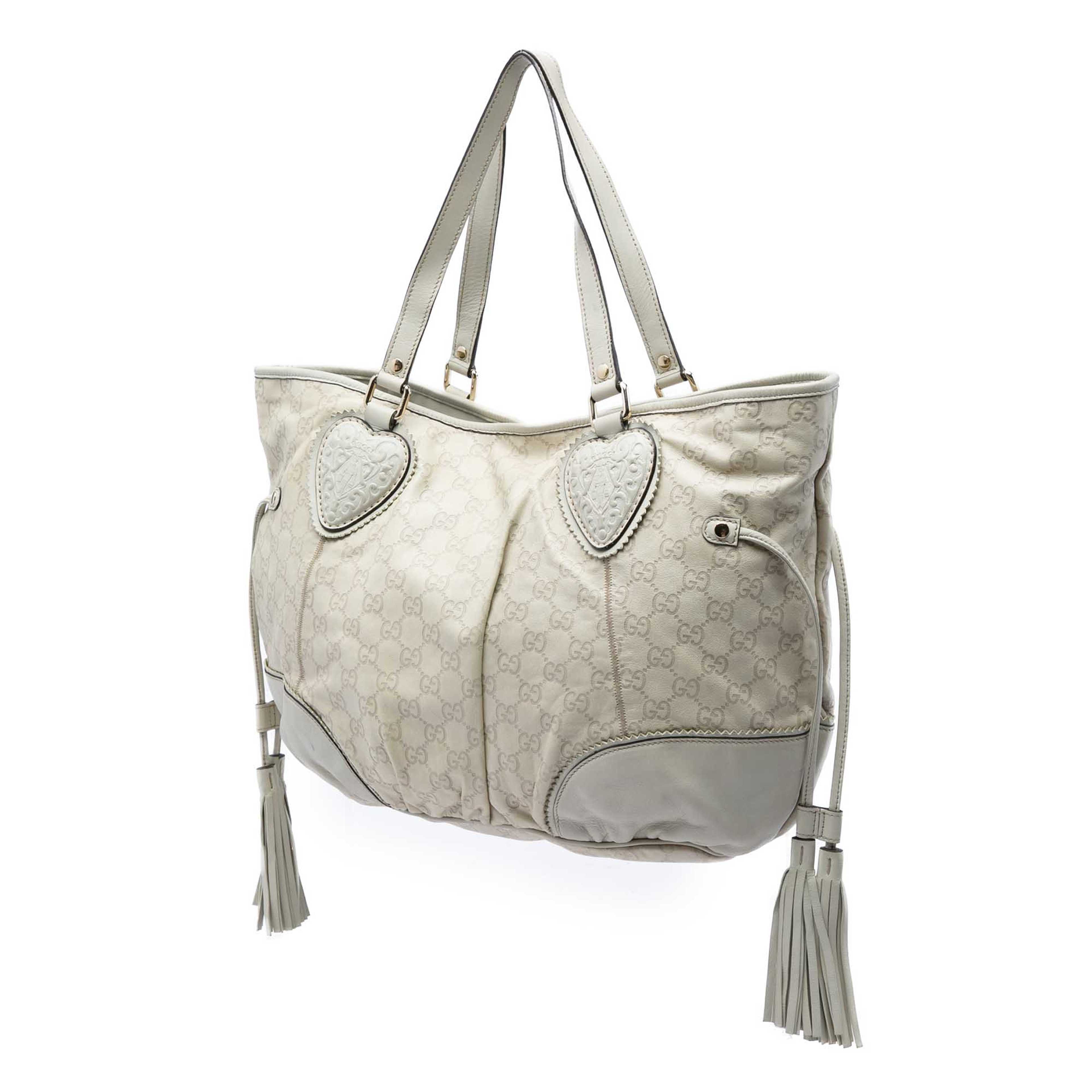 Gucci Large Guccissima Tribeca Tote, från Luxclusif, i färgen vit. Klicka för att öppna bilden i stort format