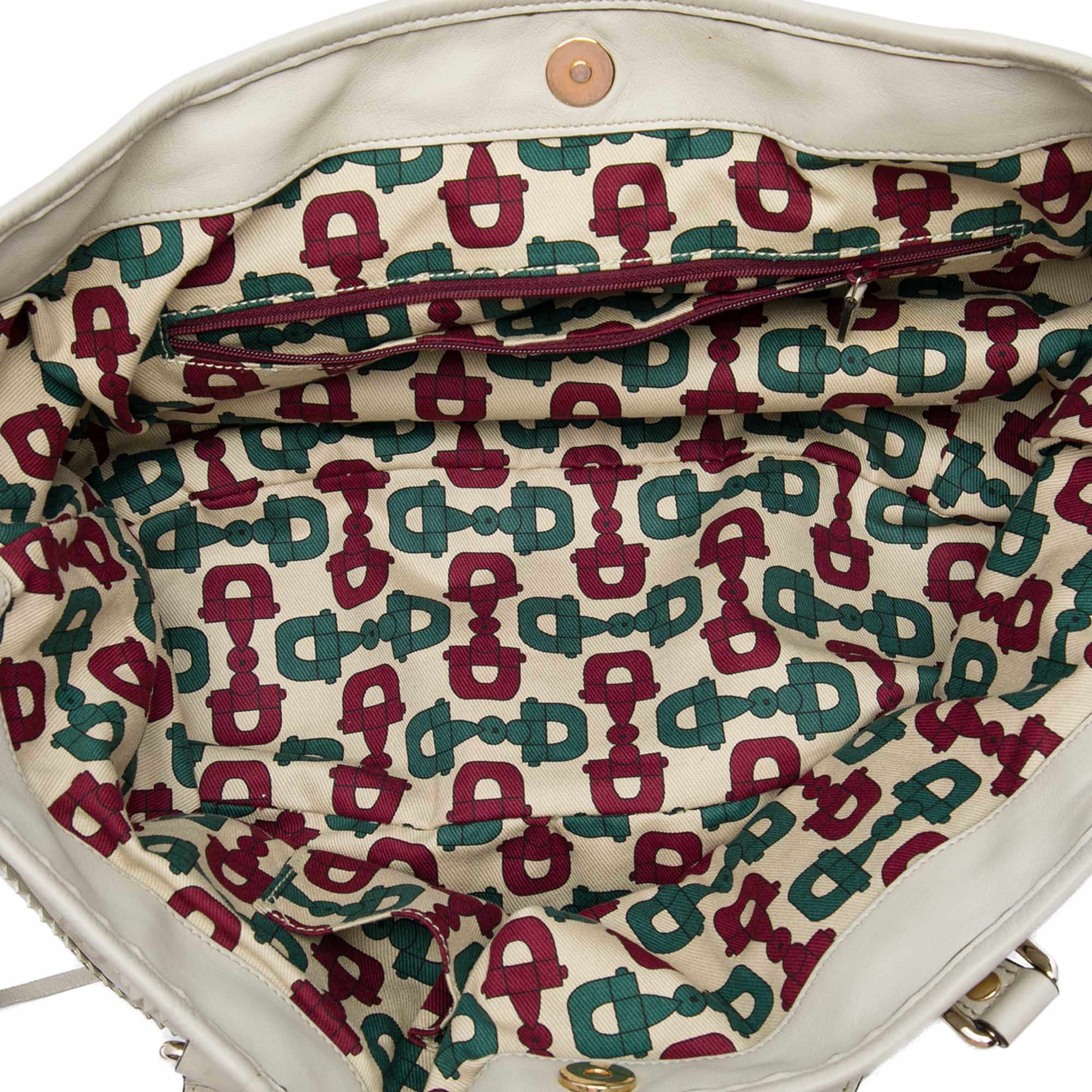 Gucci Large Guccissima Tribeca Tote, från Luxclusif, i färgen vit. Klicka för att öppna bilden i stort format