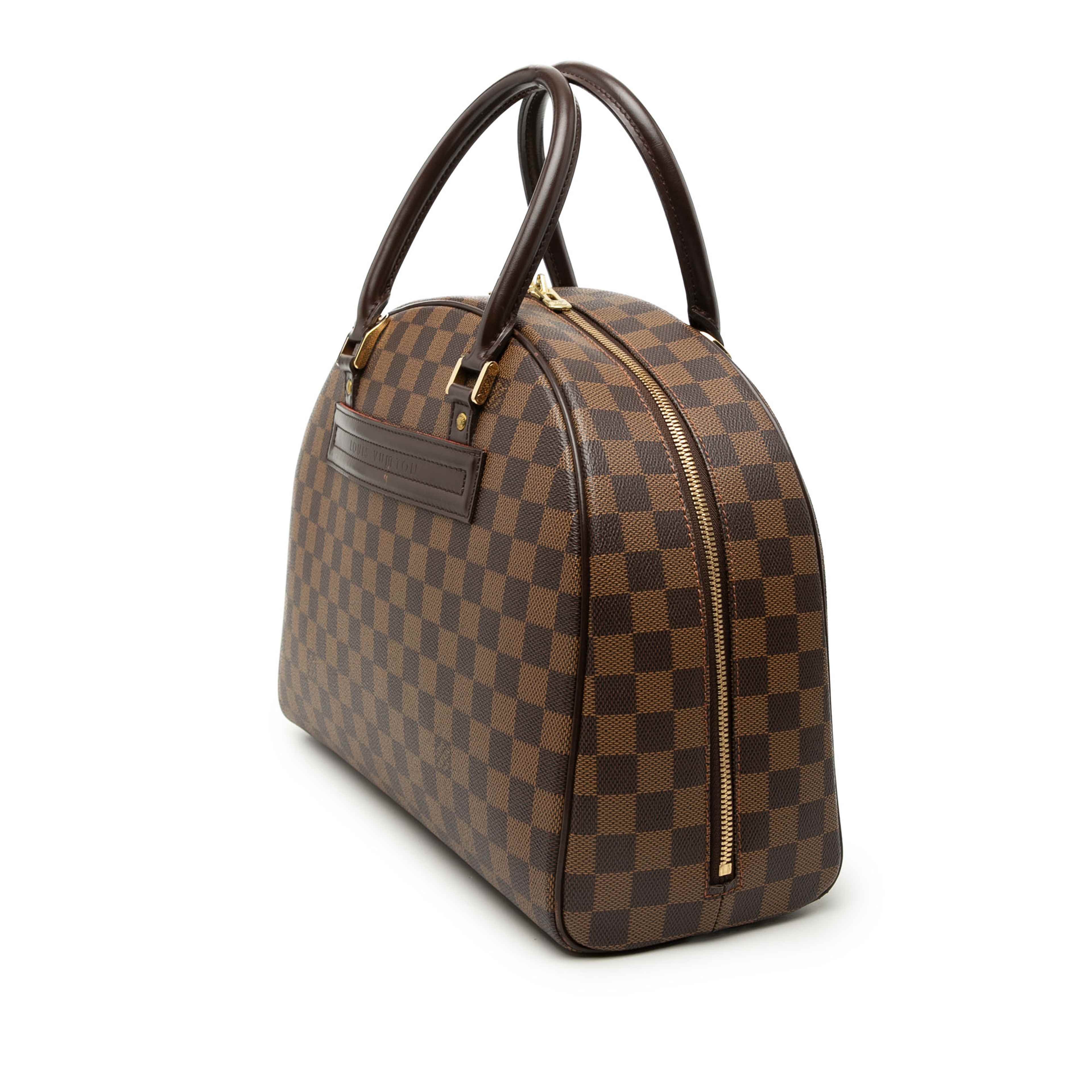 Louis Vuitton Damier Ebene Nolita, från Luxclusif, i färgen brun. Klicka för att öppna bilden i stort format