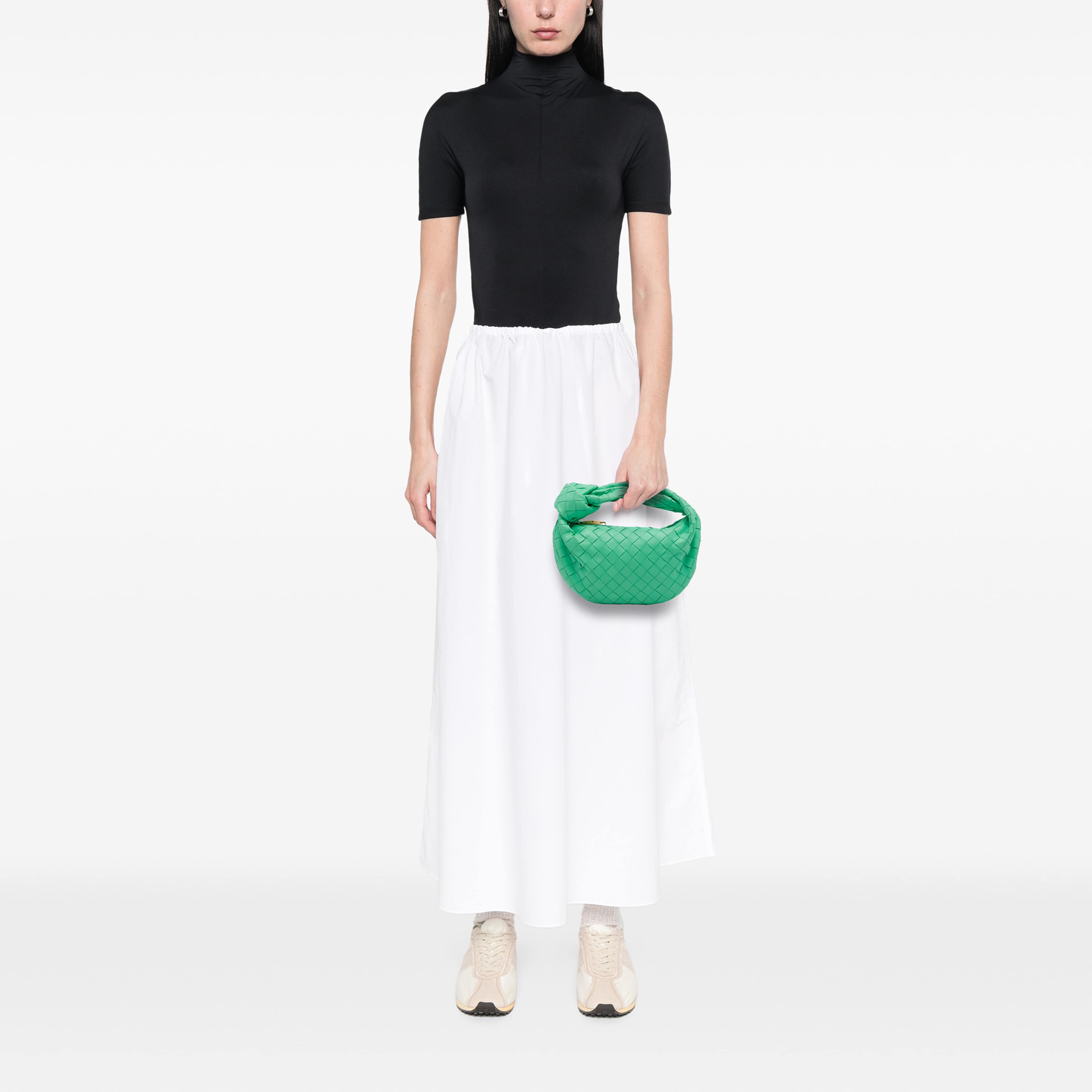 Bottega Veneta Mini Nappa Intrecciato Jodie, från Luxclusif, i färgen grön. Klicka för att öppna bilden i stort format