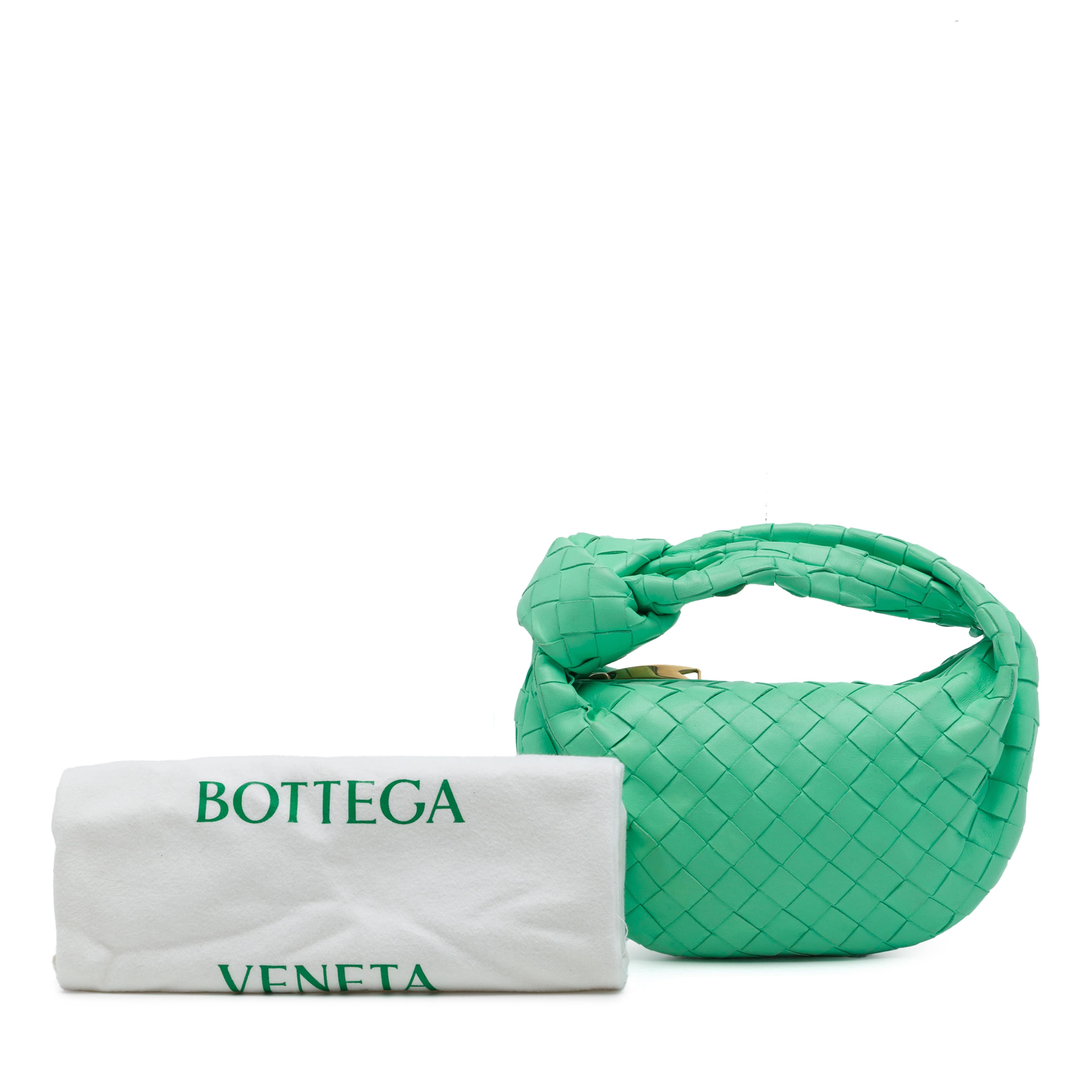 Bottega Veneta Mini Nappa Intrecciato Jodie, från Luxclusif, i färgen grön. Klicka för att öppna bilden i stort format