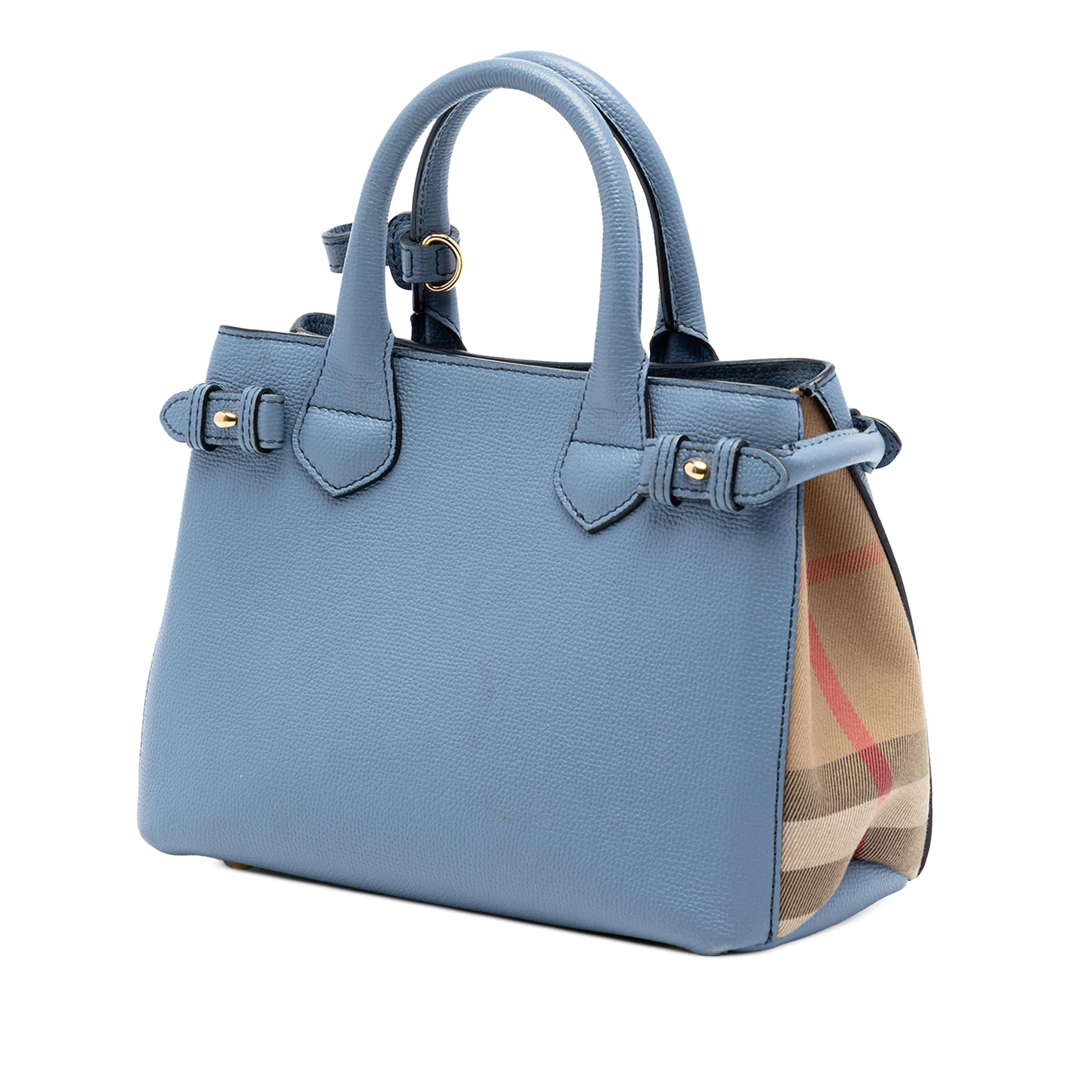 Burberry Small Leather And House Check Banner Satchel, från Luxclusif, i färgen blå. Klicka för att öppna bilden i stort format