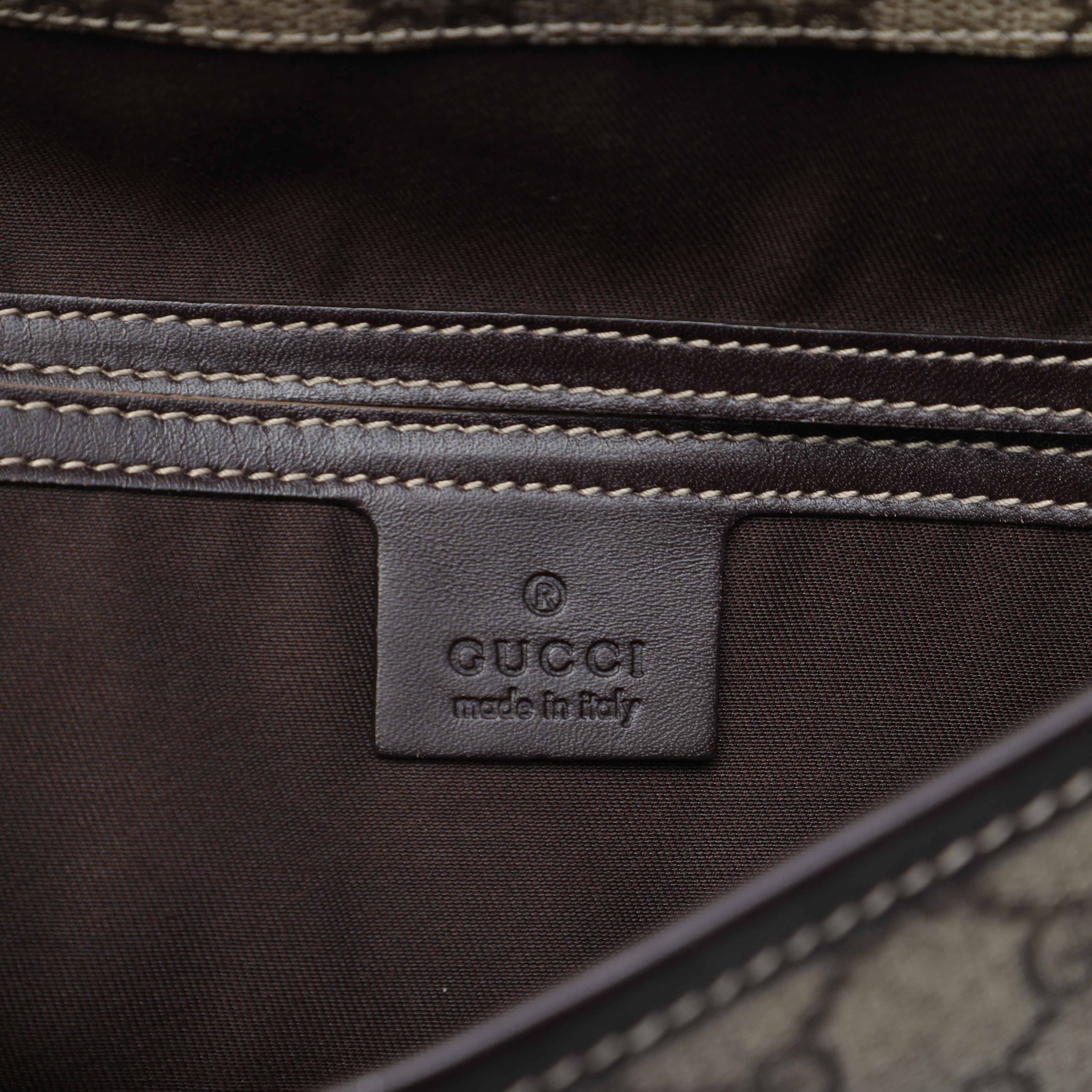 Gucci Gg Supreme Web Crossbody, från Luxclusif, i färgen beige. Klicka för att öppna bilden i stort format