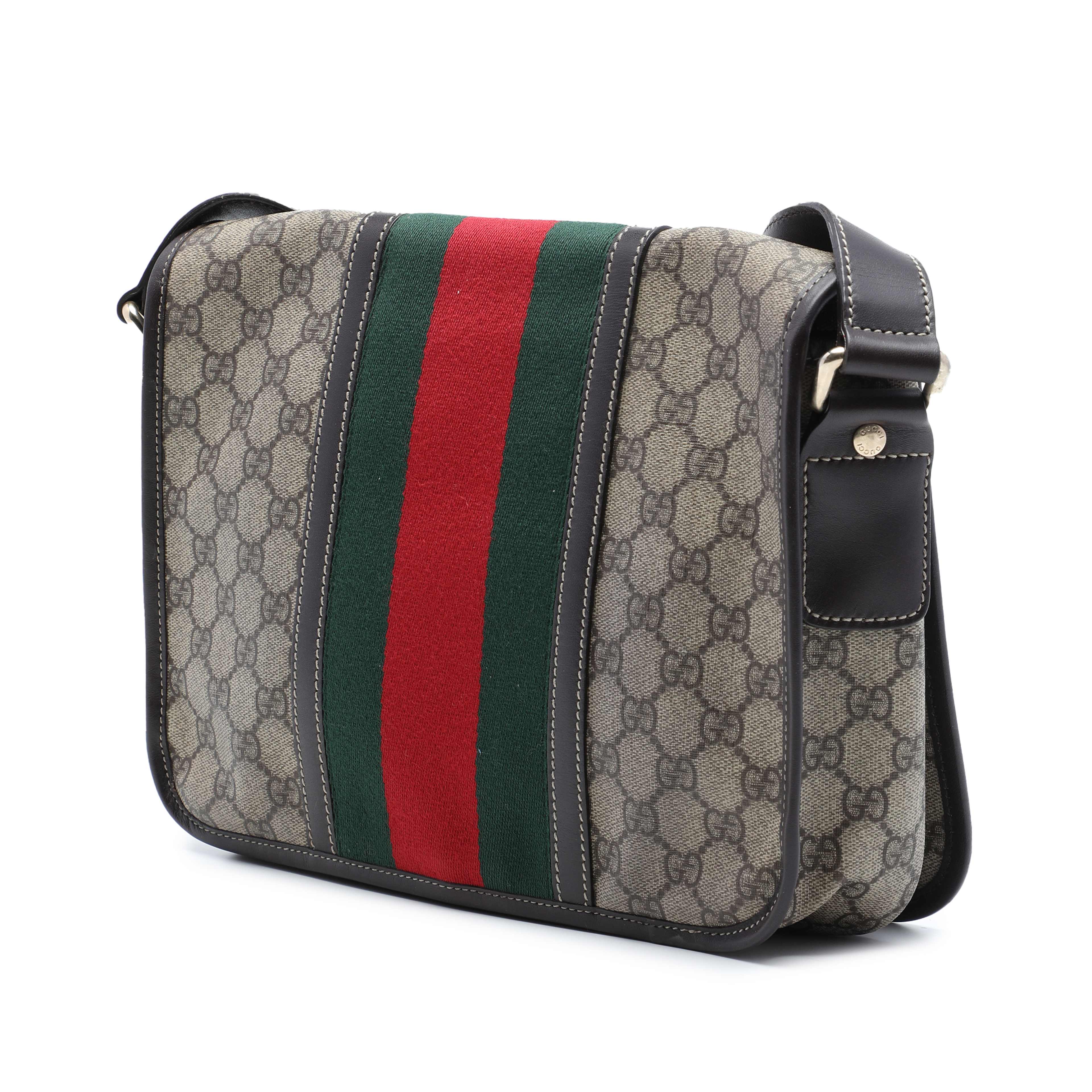 Gucci Gg Supreme Web Crossbody, från Luxclusif, i färgen beige. Klicka för att öppna bilden i stort format