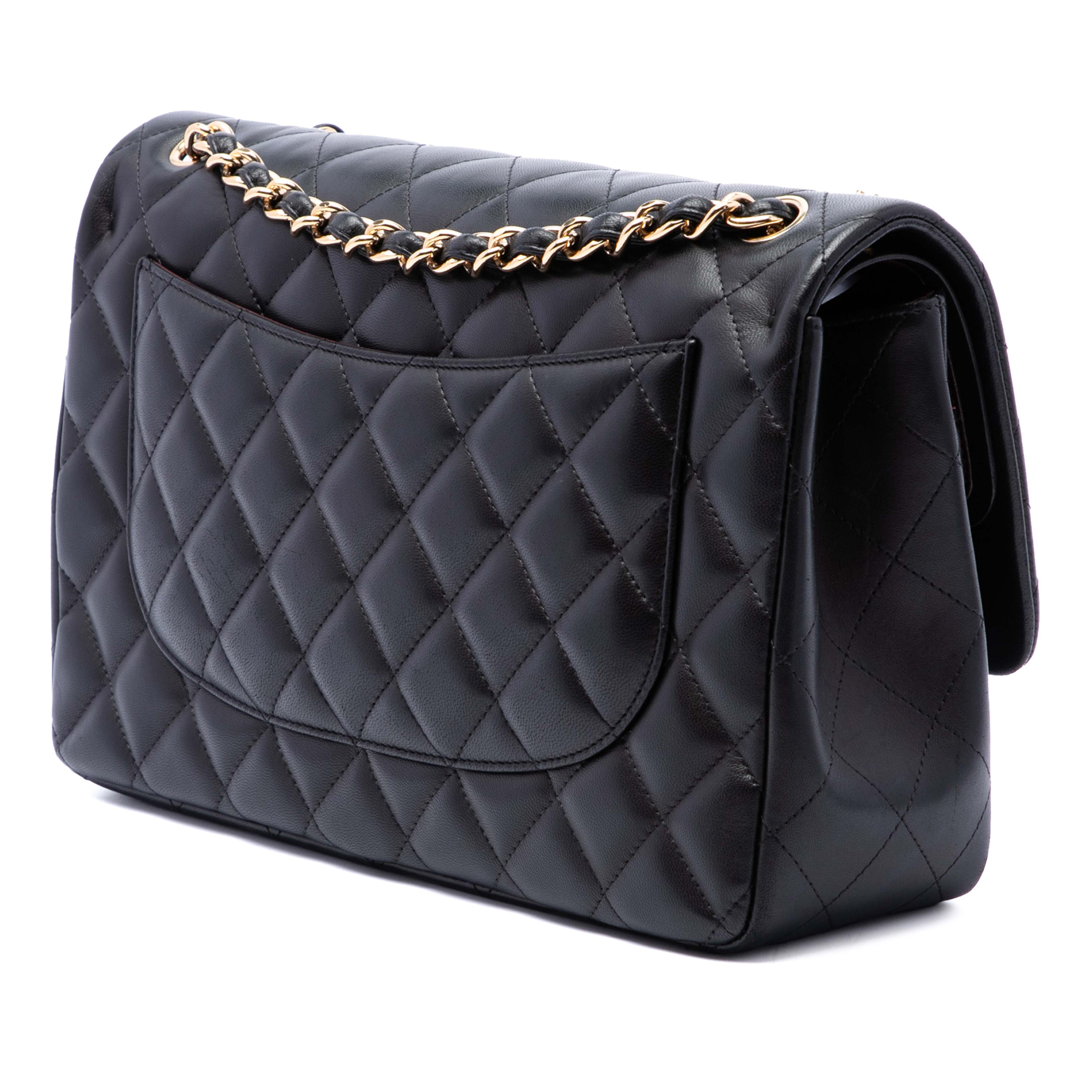 Chanel Jumbo Classic Lambskin Double Flap, från Luxclusif, i färgen svart. Klicka för att öppna bilden i stort format