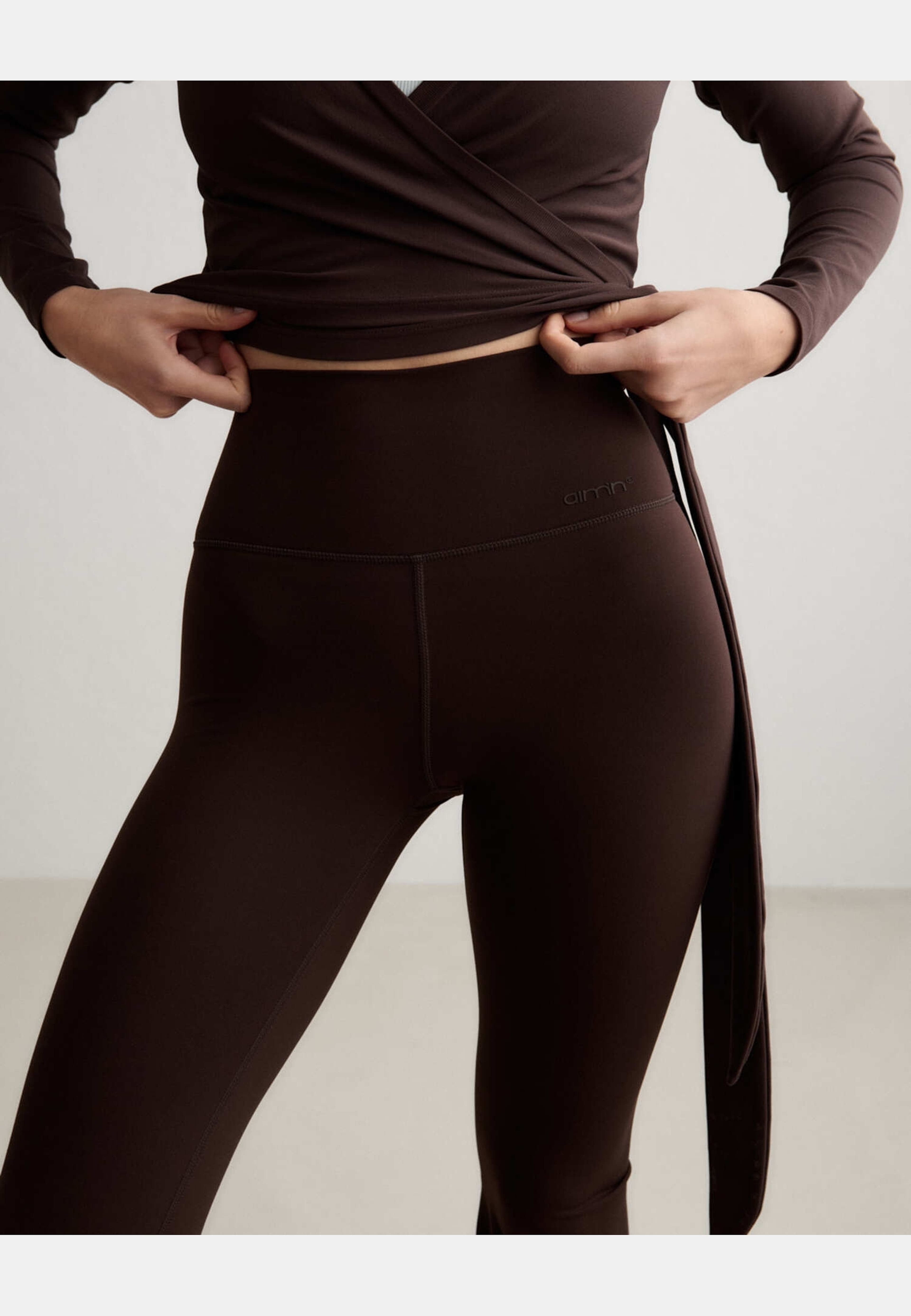 Sense Flare Tights, från aim'n, i färgen chocolate. Klicka för att öppna bilden i stort format