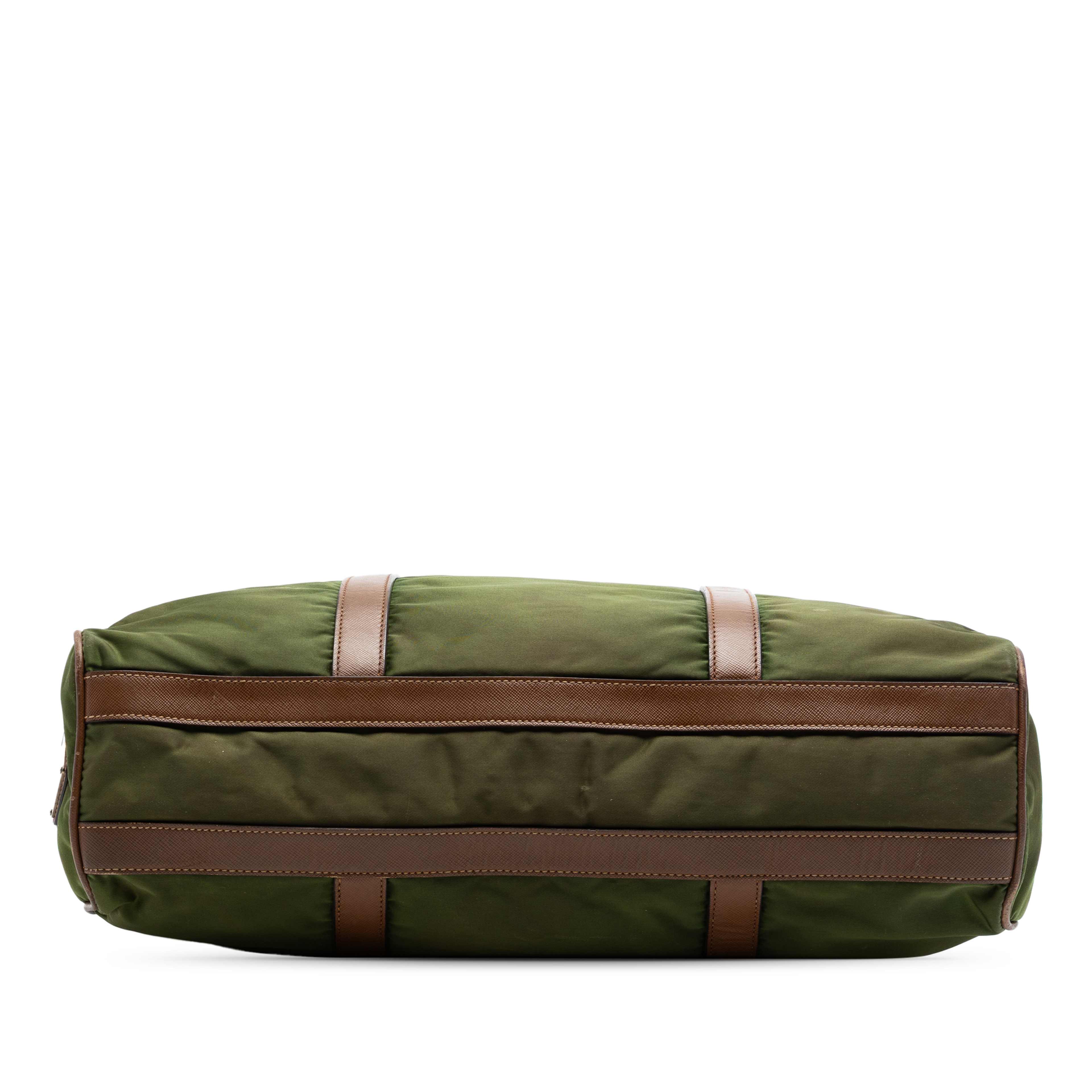 Prada Leather Trimmed Tessuto Tote, från Luxclusif, i färgen olive green. Klicka för att öppna bilden i stort format