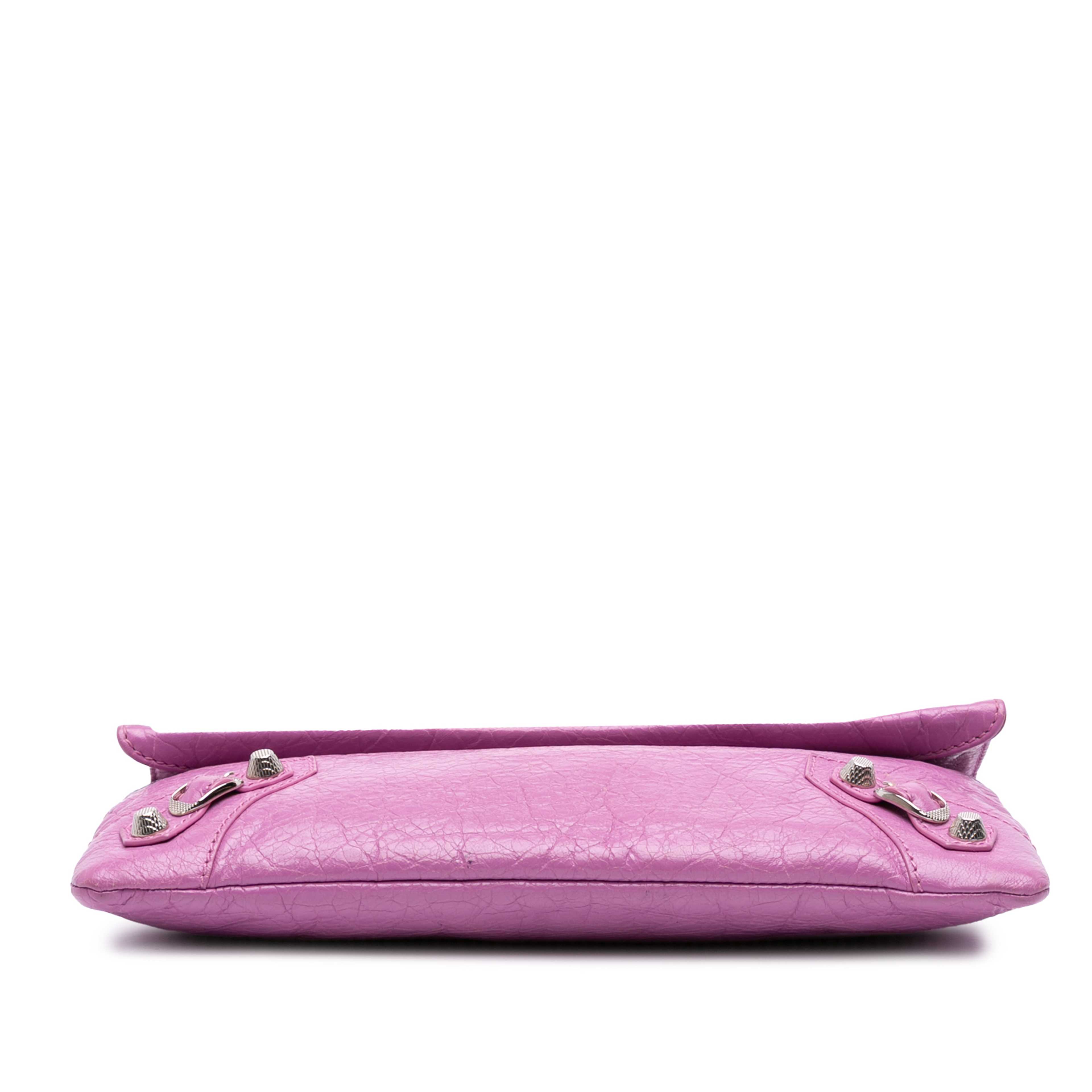 Balenciaga Lambskin Motocross Giant 12 Envelope Clutch, från Luxclusif, i färgen pink. Klicka för att öppna bilden i stort format