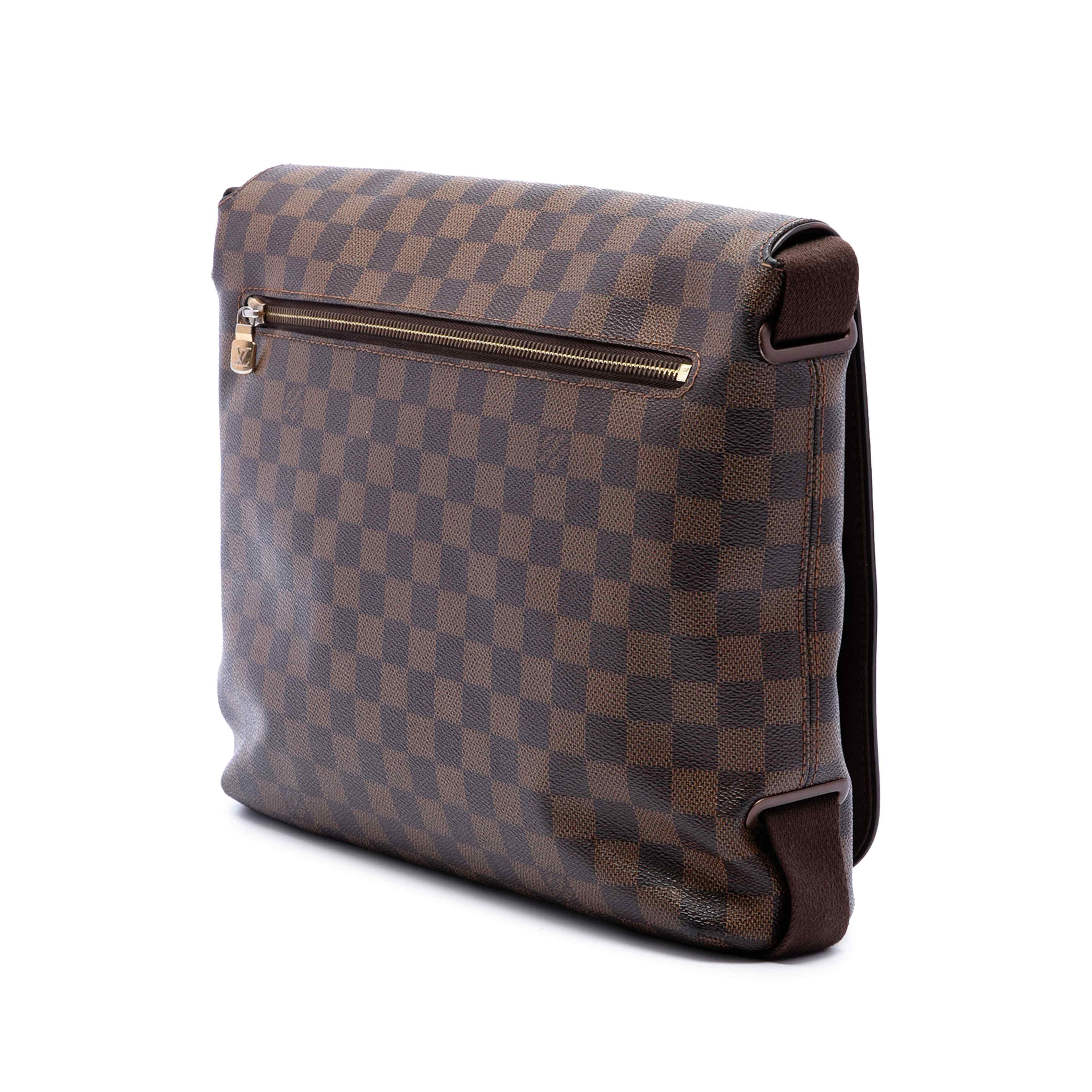 Louis Vuitton Damier Ebene Brooklyn Mm, från Luxclusif, i färgen brun. Klicka för att öppna bilden i stort format