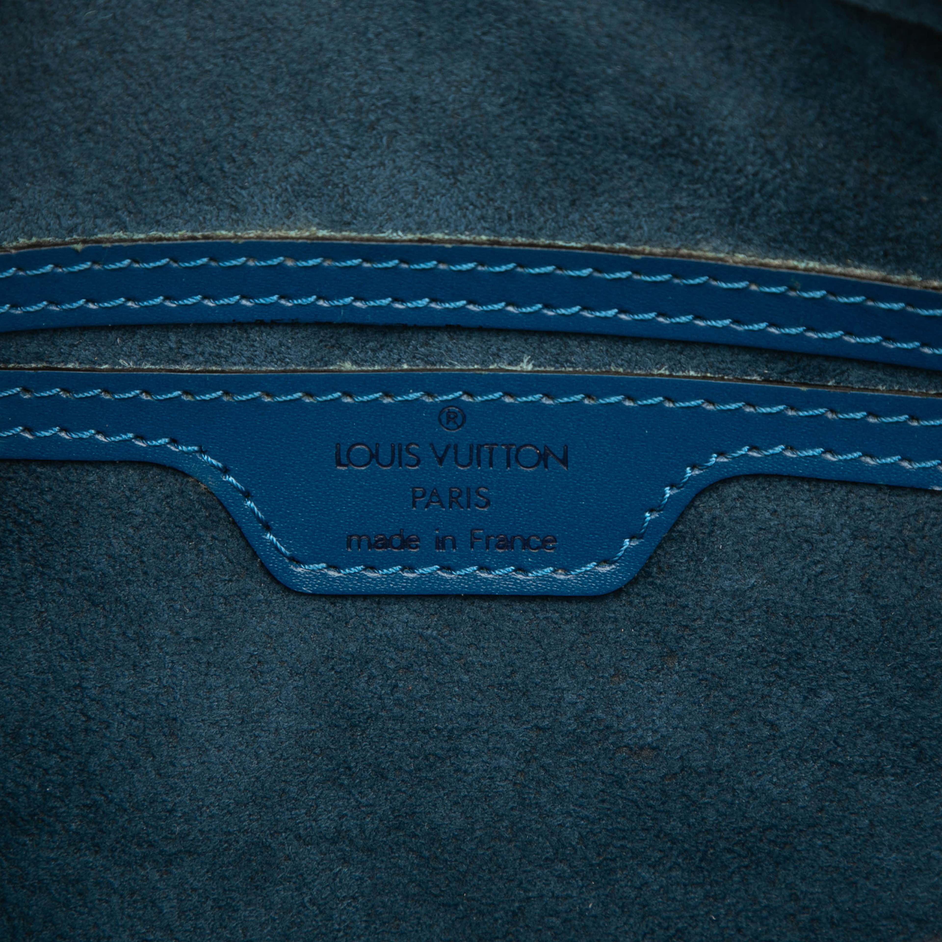 Louis Vuitton Epi Soufflot, från Luxclusif, i färgen blue. Klicka för att öppna bilden i stort format