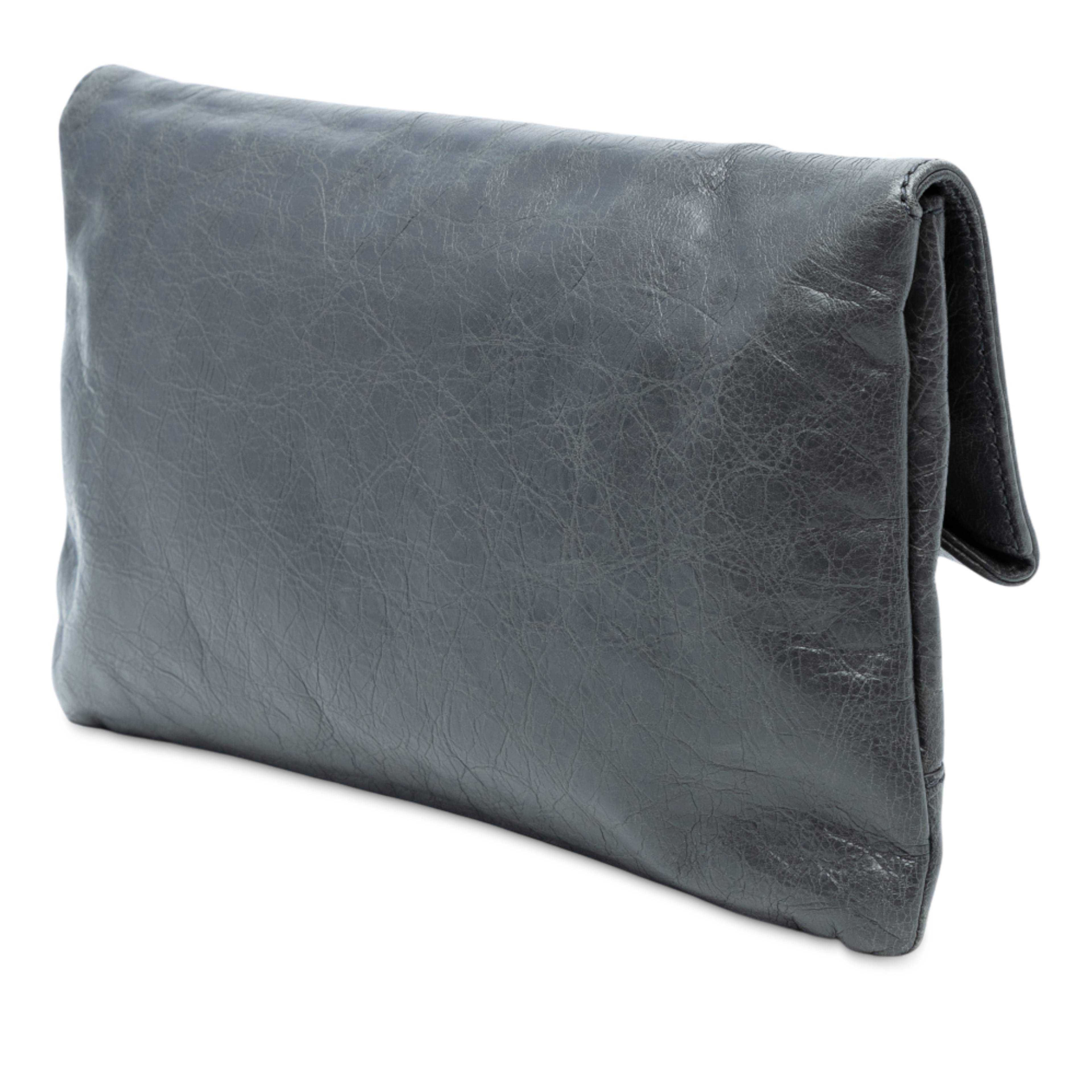 Balenciaga Lambskin Motocross Giant 12 Envelope Clutch, från Luxclusif, i färgen dark gray. Klicka för att öppna bilden i stort format