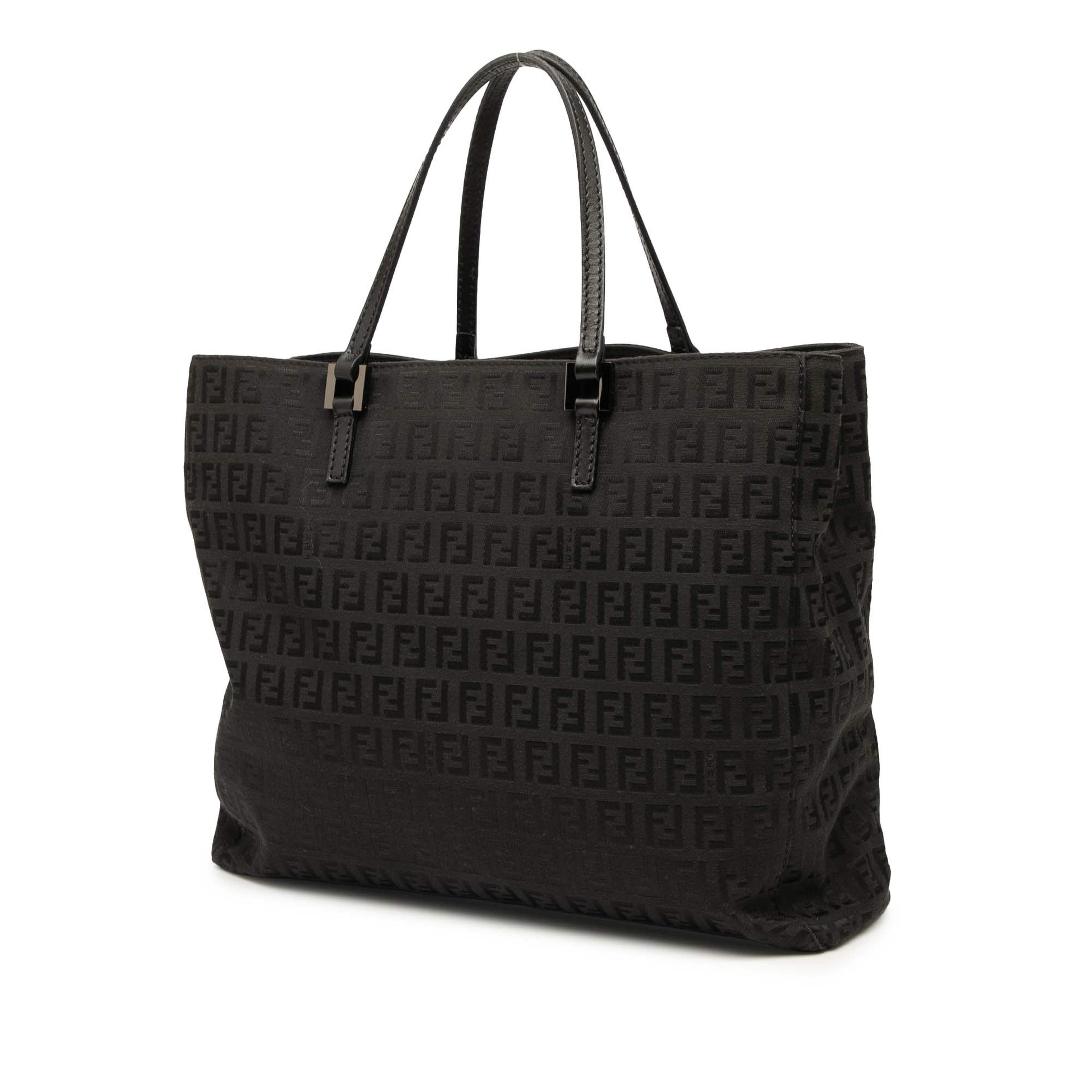 Fendi Zucchino Canvas Tote, från Luxclusif, i färgen black. Klicka för att öppna bilden i stort format