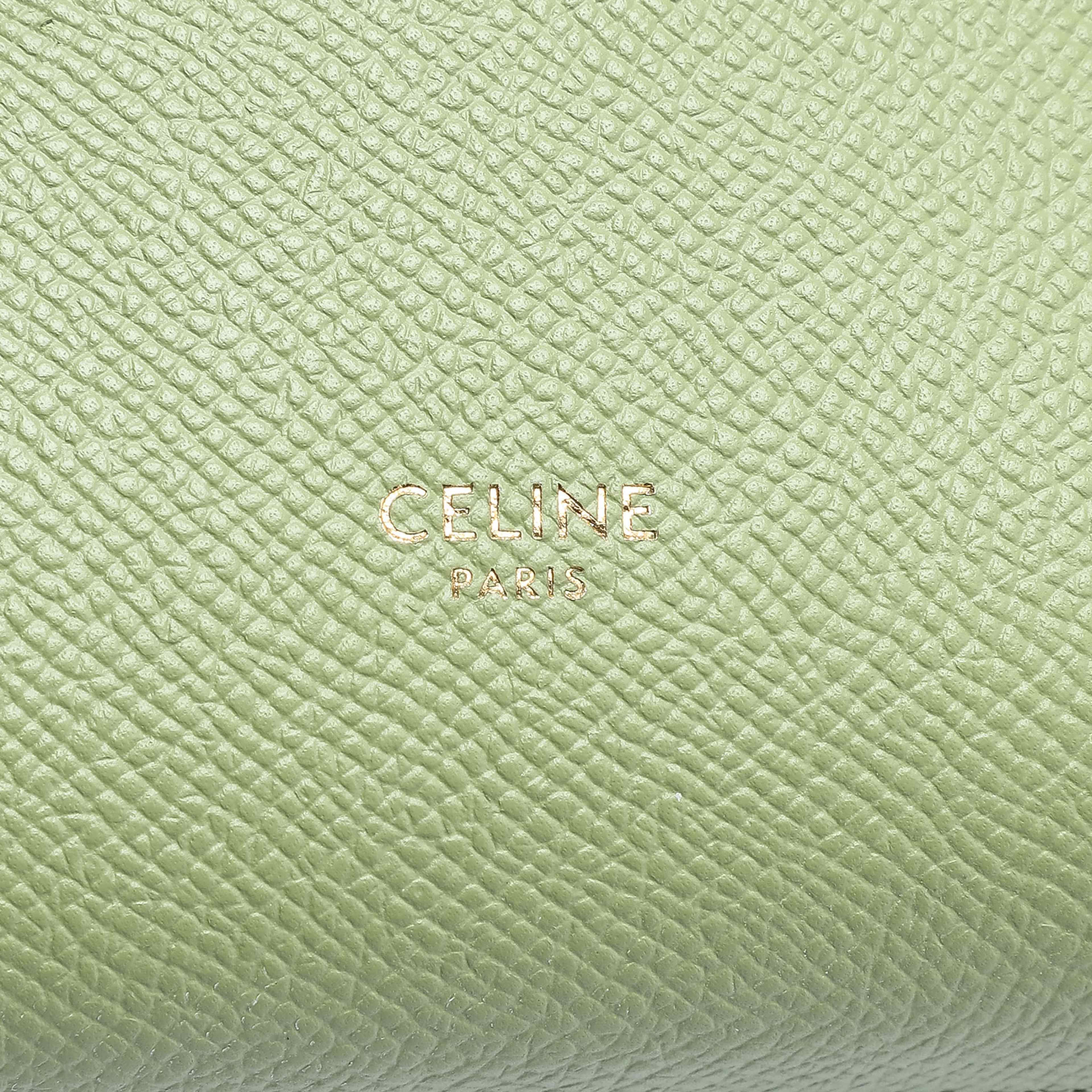 Celine Pico Grained Calfskin Belt Bag, från Luxclusif, i färgen green. Klicka för att öppna bilden i stort format