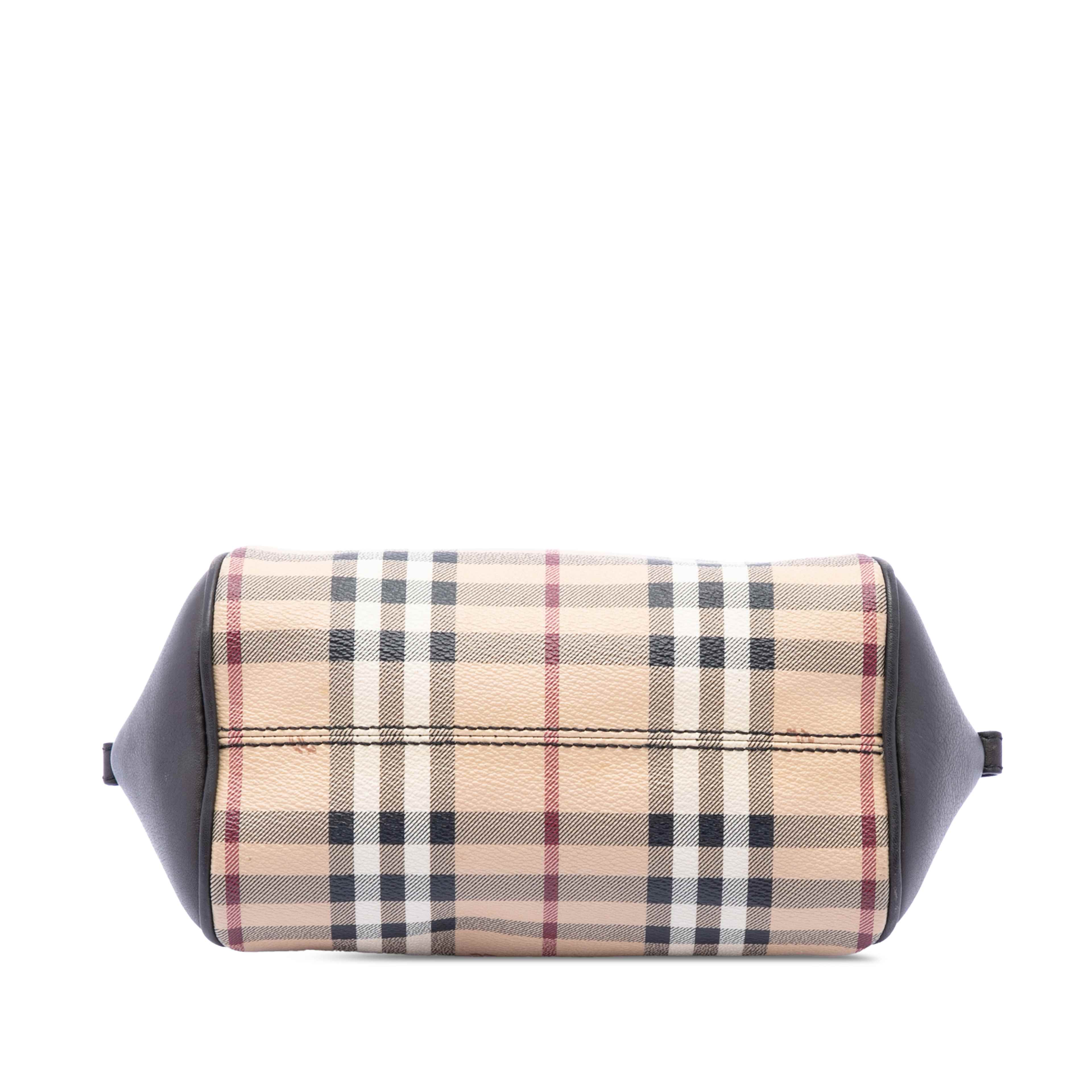 Burberry Mini Haymarket Check Coated Canvas Blaze Crossbody, från Luxclusif, i färgen beige. Klicka för att öppna bilden i stort format