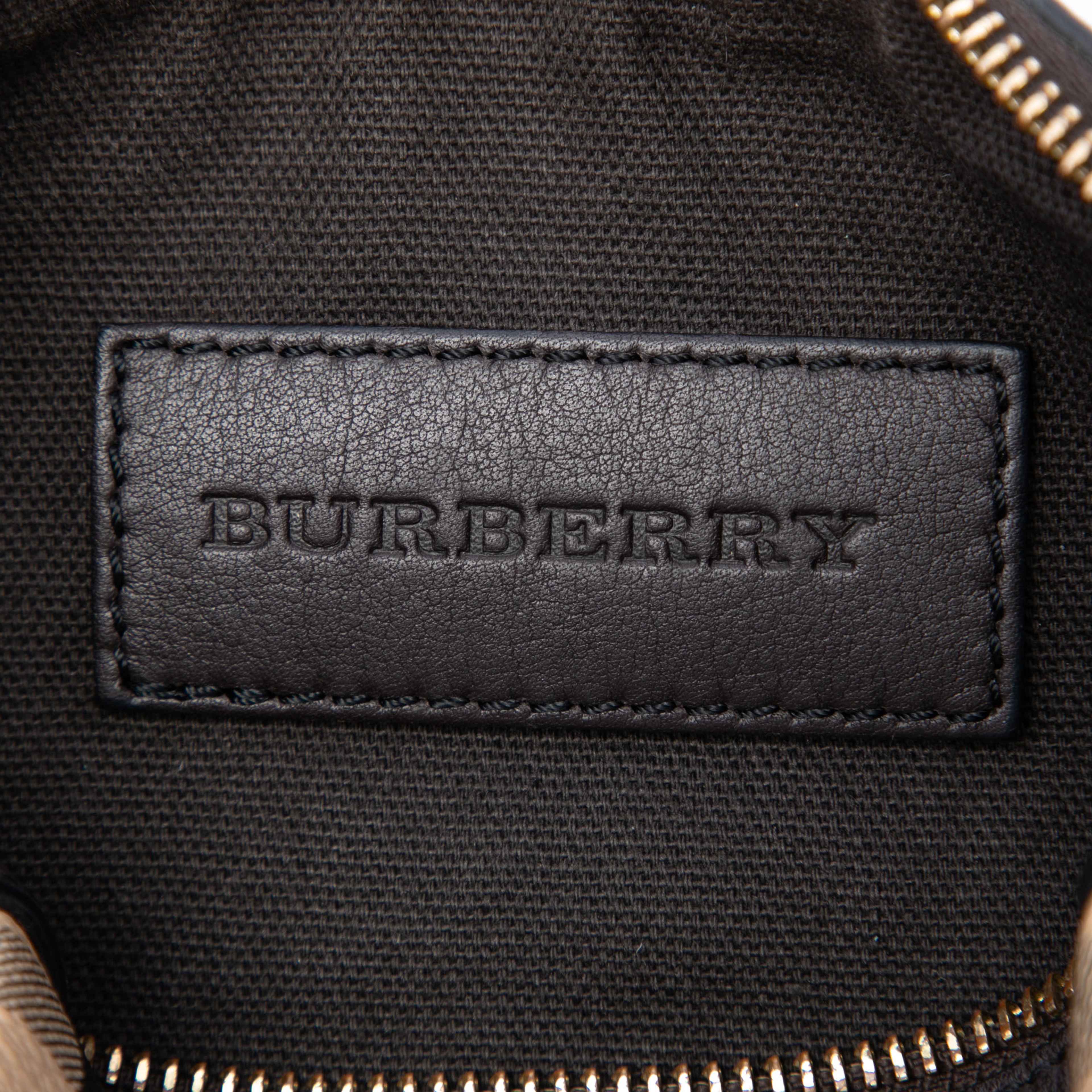 Burberry Mini Haymarket Check Coated Canvas Blaze Crossbody, från Luxclusif, i färgen beige. Klicka för att öppna bilden i stort format