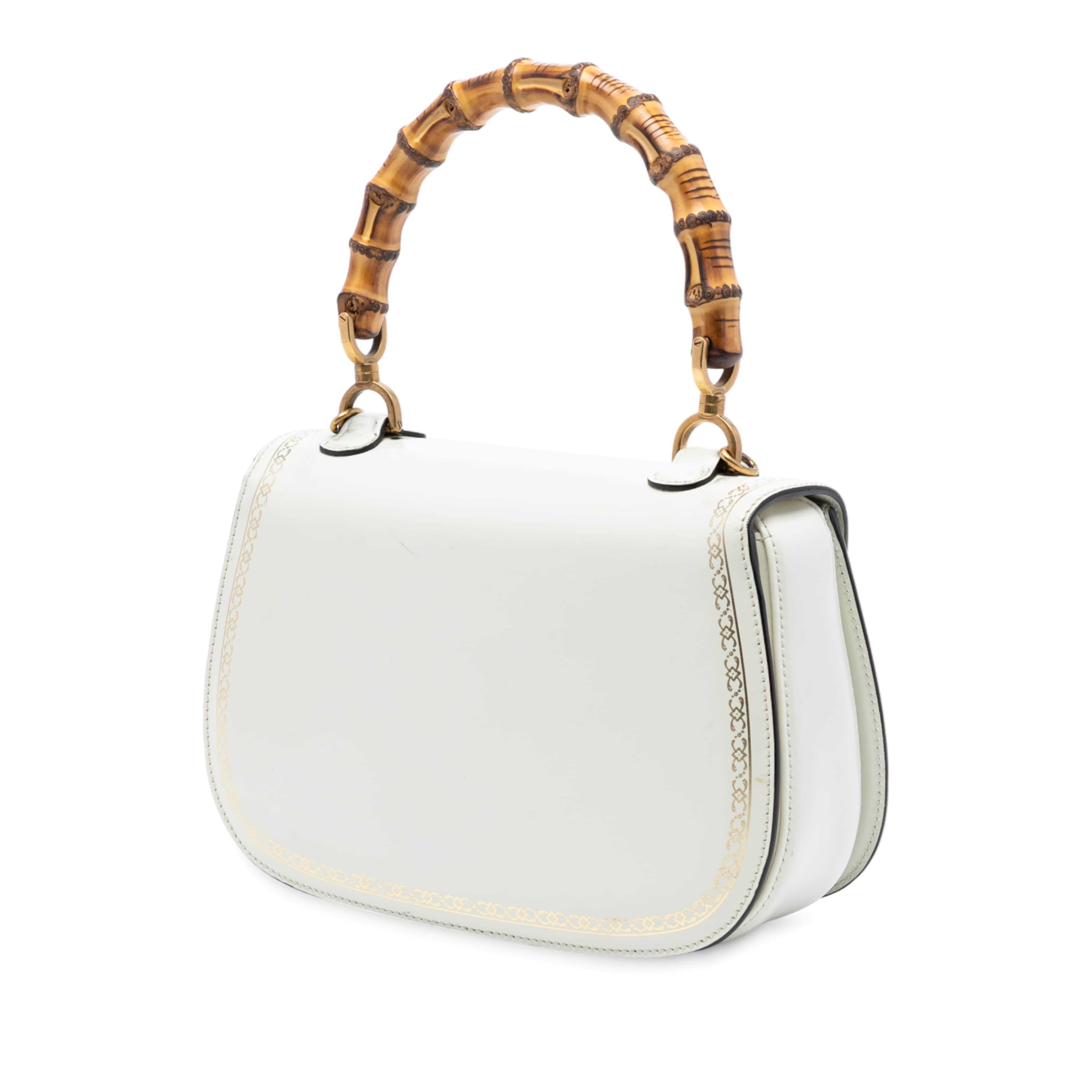 Gucci Calfskin Frame Print Bamboo Top Handle Bag, från Luxclusif, i färgen white. Klicka för att öppna bilden i stort format
