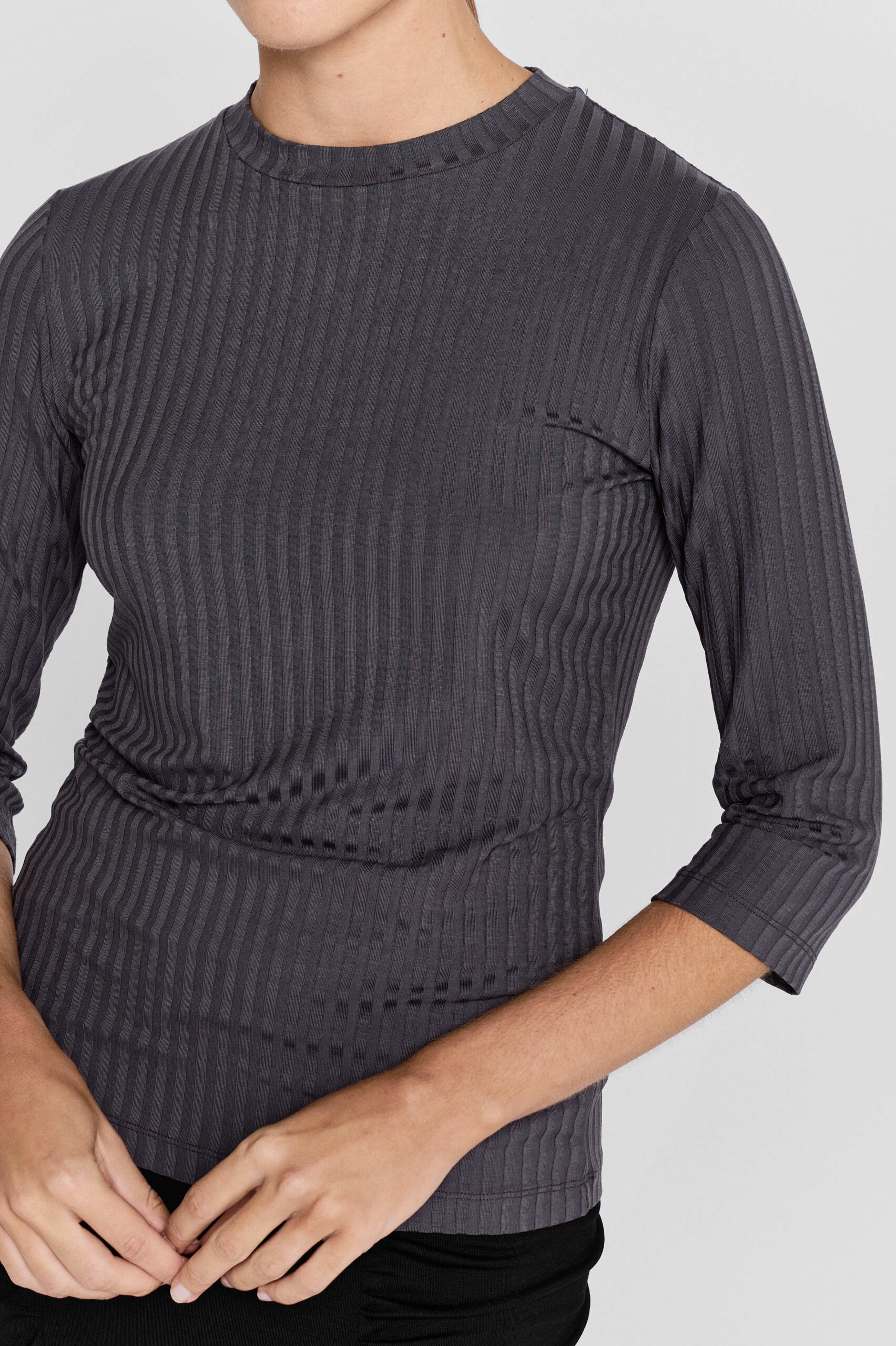 Bess Top - Onyx