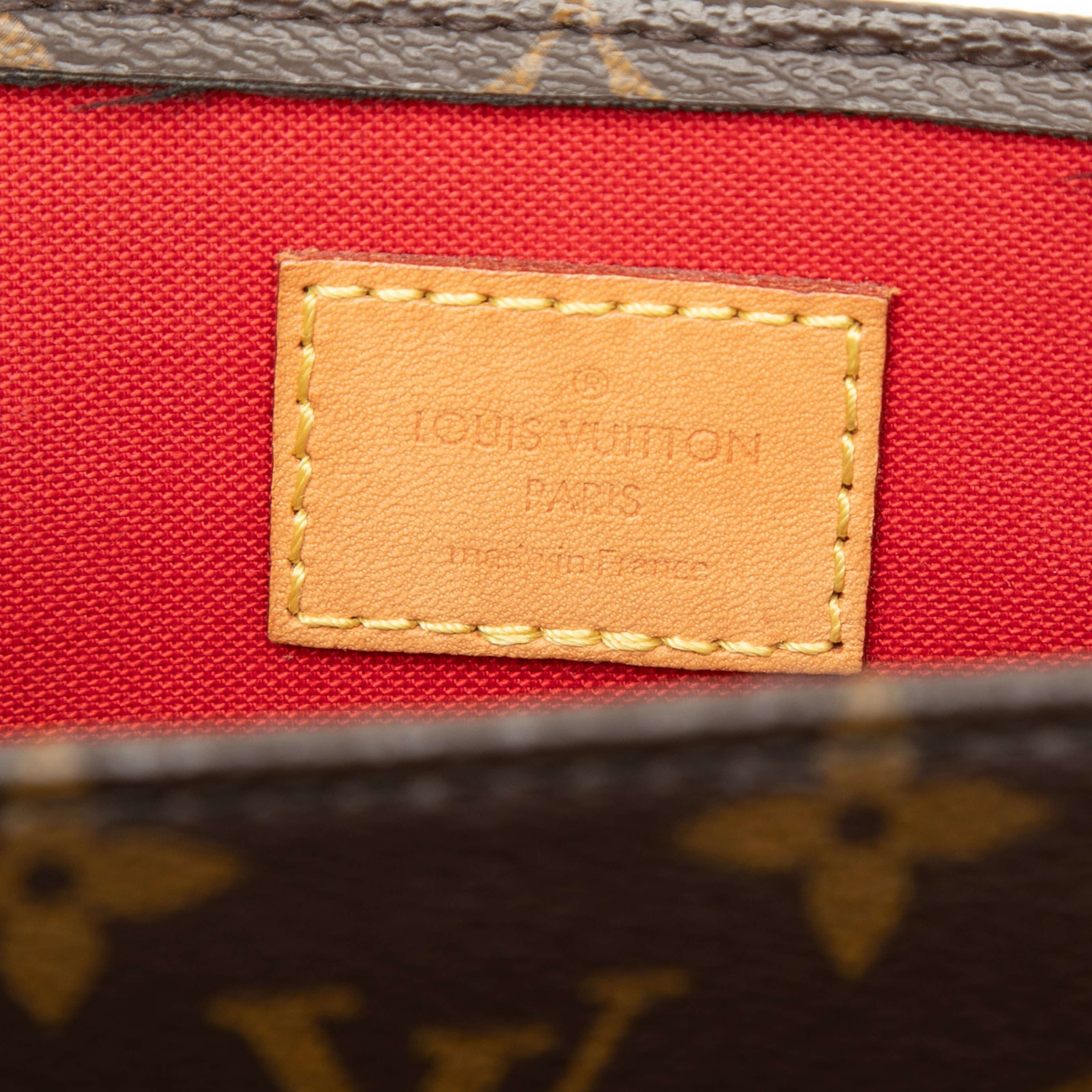 Louis Vuitton Monogram Sac Plat Bb, från Luxclusif, i färgen brown. Klicka för att öppna bilden i stort format