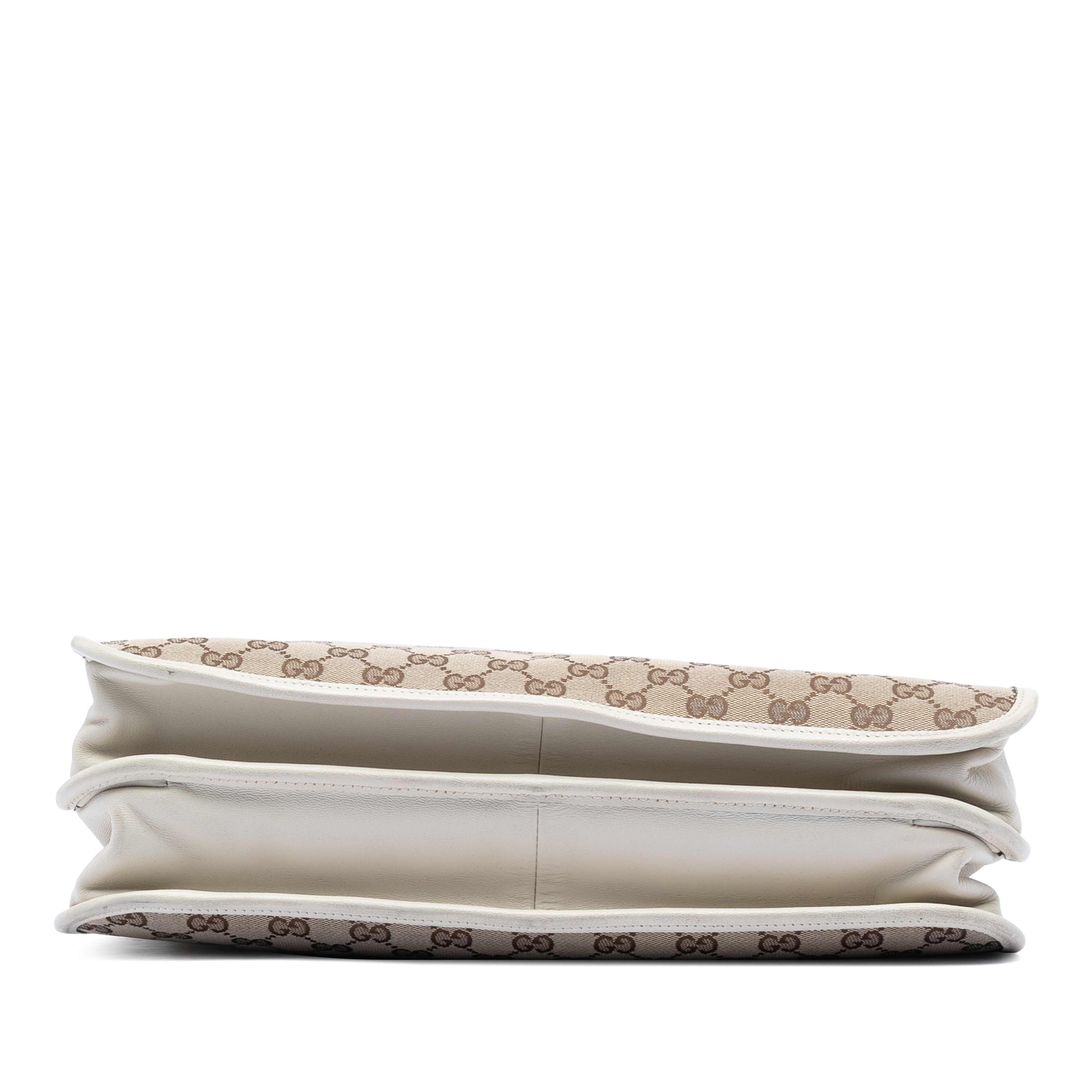 Gucci Medium Gg Canvas Horsebit 1955 Chain Tote, från Luxclusif, i färgen vit. Klicka för att öppna bilden i stort format