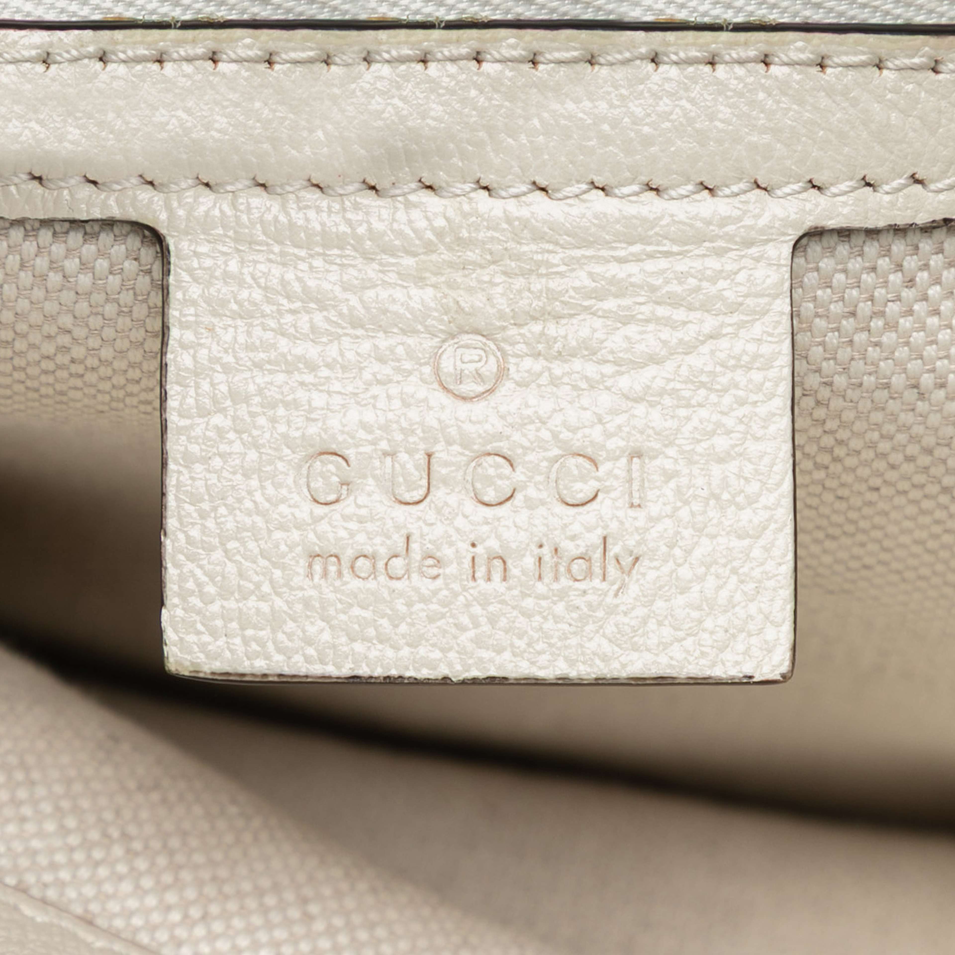 Gucci Medium Gg Canvas Horsebit 1955 Chain Tote, från Luxclusif, i färgen beige. Klicka för att öppna bilden i stort format