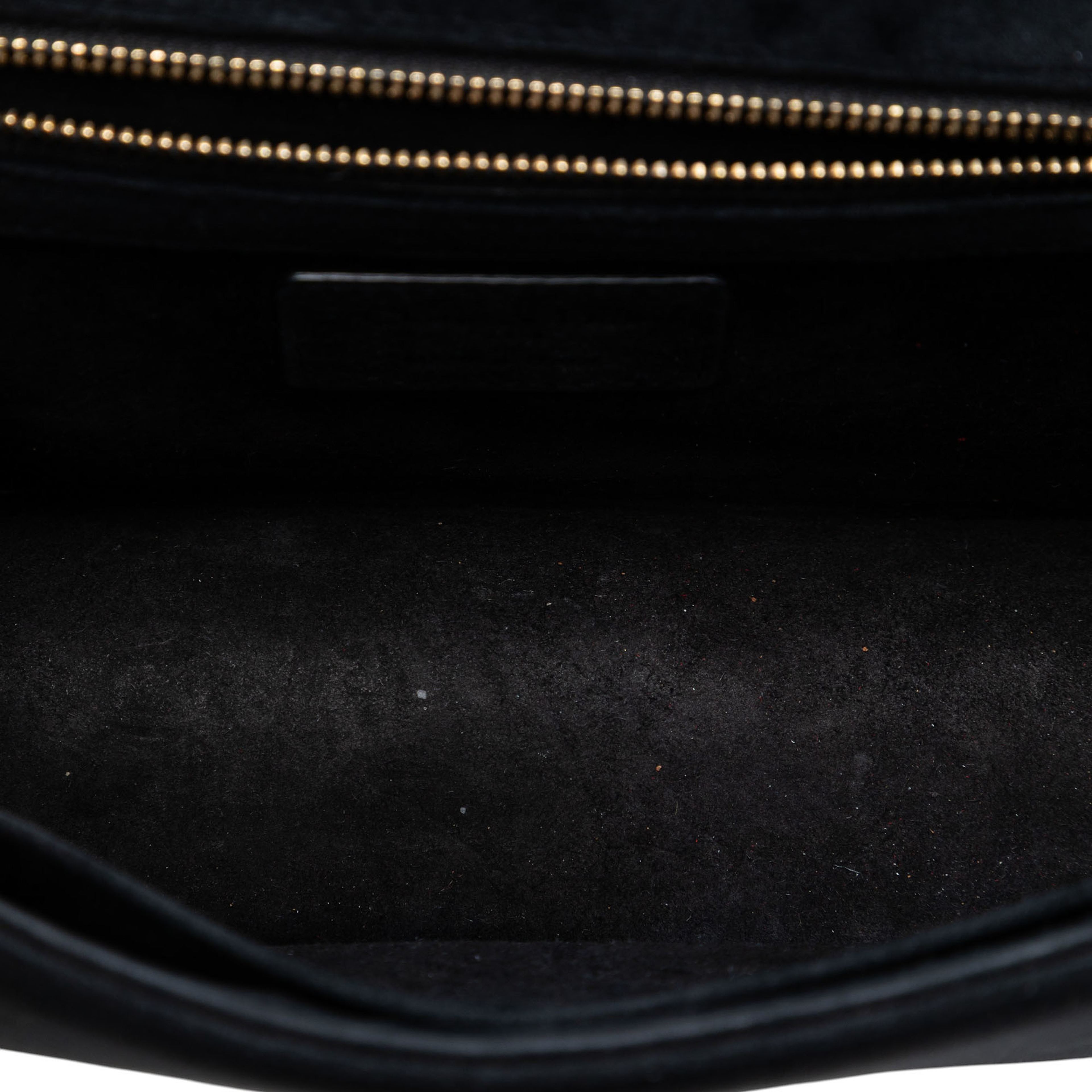 Dior Small Velvet Diorama Flap, från Luxclusif, i färgen black. Klicka för att öppna bilden i stort format
