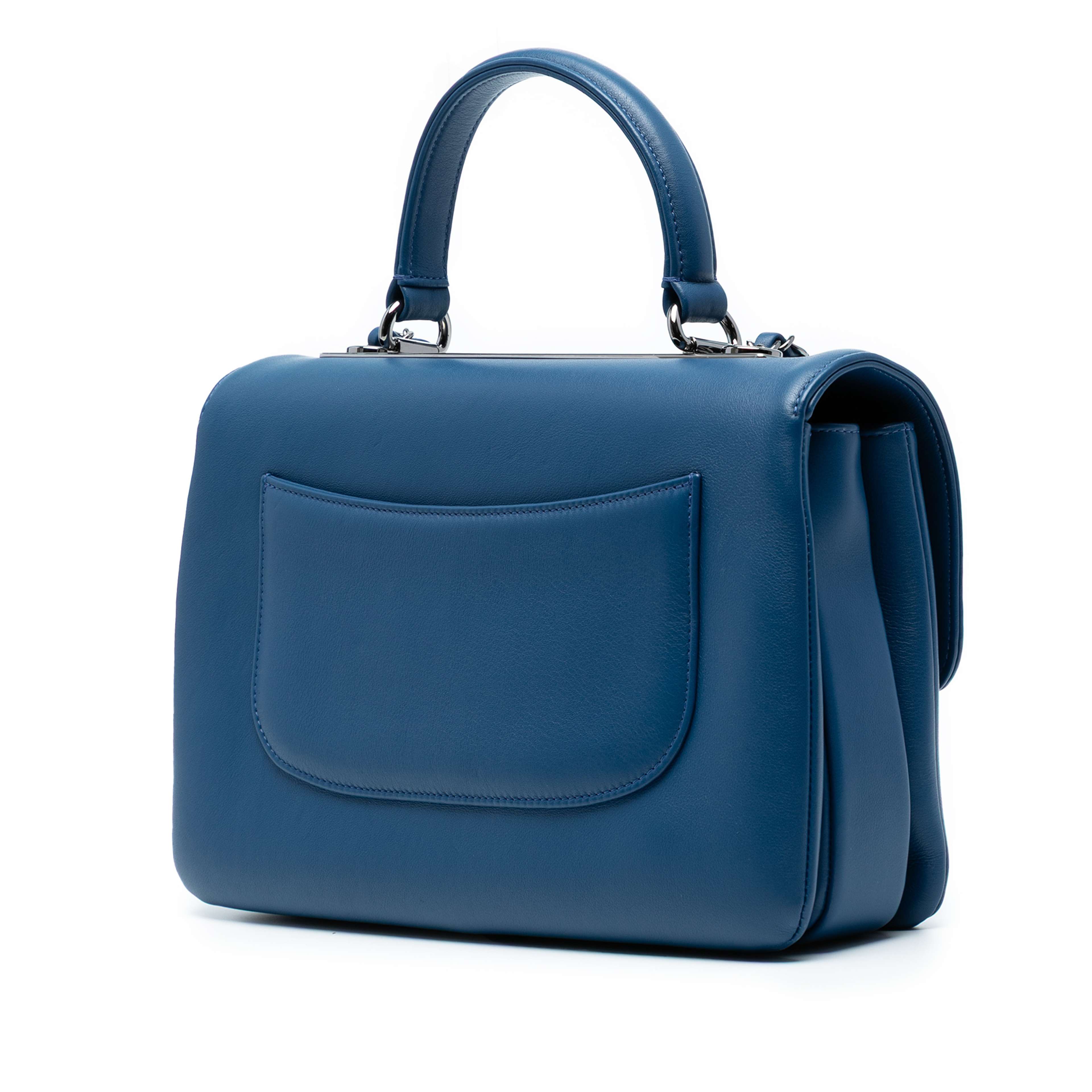 Chanel Medium Lambskin Trendy Cc Top Handle Bag, från Luxclusif, i färgen dark blue. Klicka för att öppna bilden i stort format