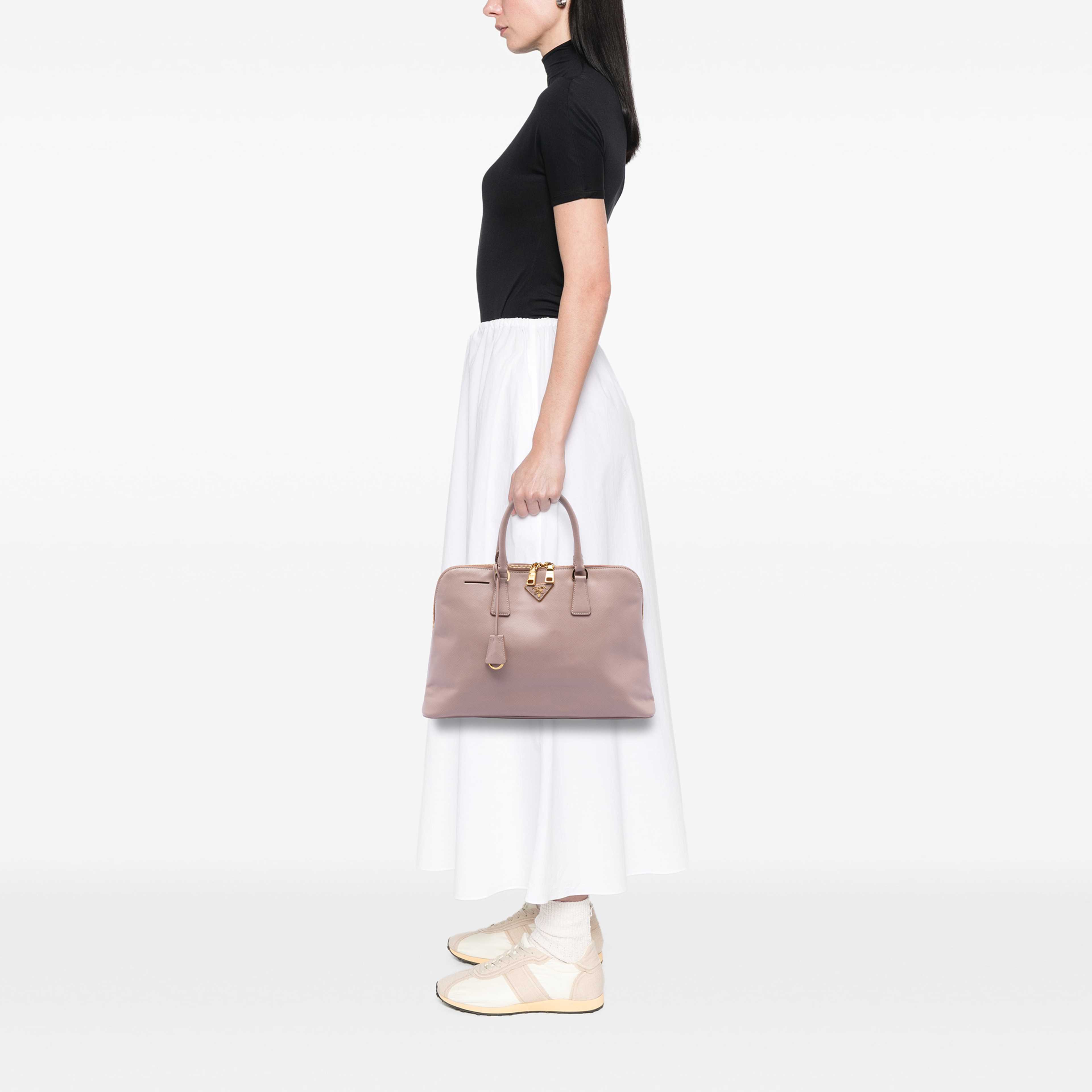 Prada Large Saffiano Lux Promenade Satchel, från Luxclusif, i färgen rosa. Klicka för att öppna bilden i stort format