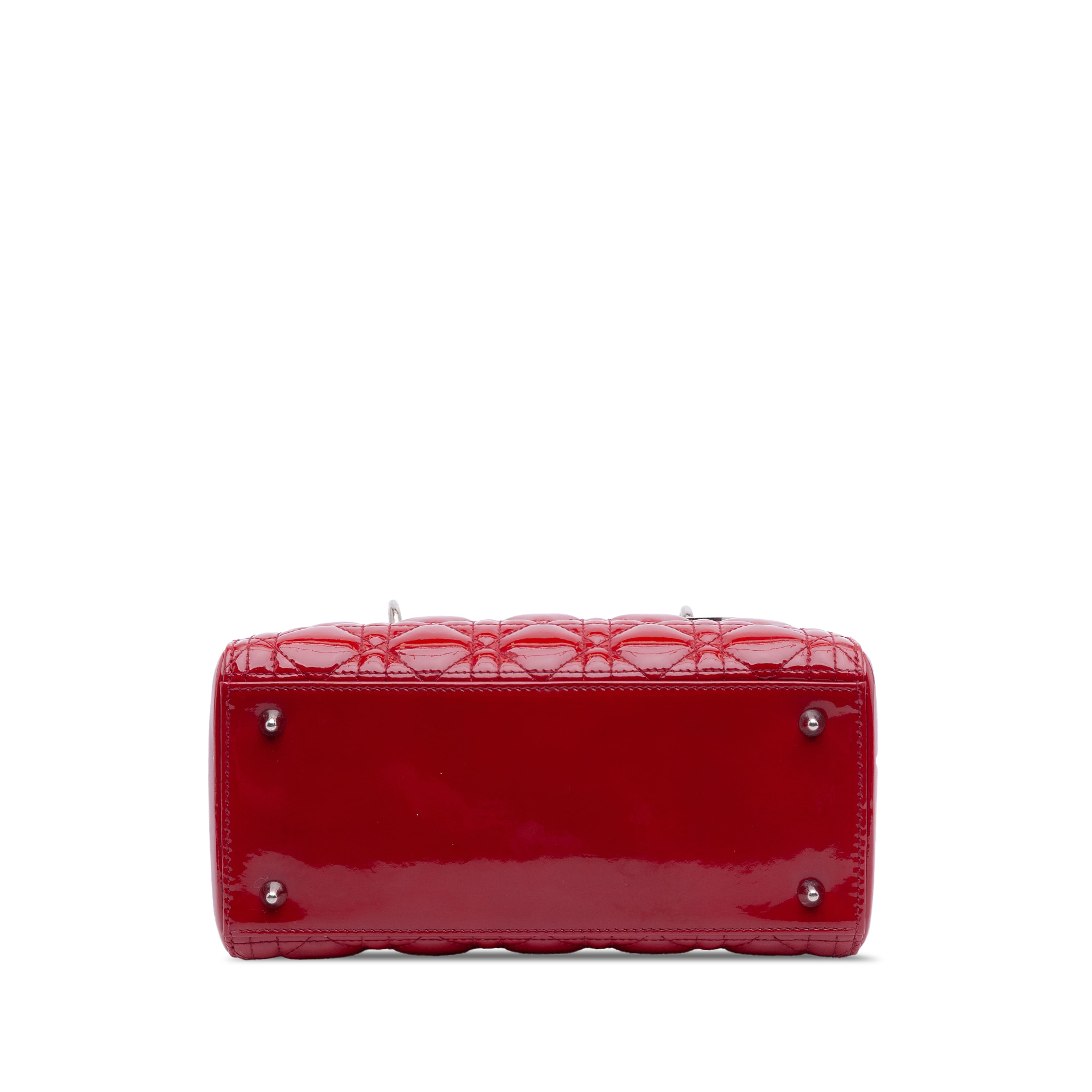 Dior Medium Patent Cannage Lady Dior, från Luxclusif, i färgen red. Klicka för att öppna bilden i stort format