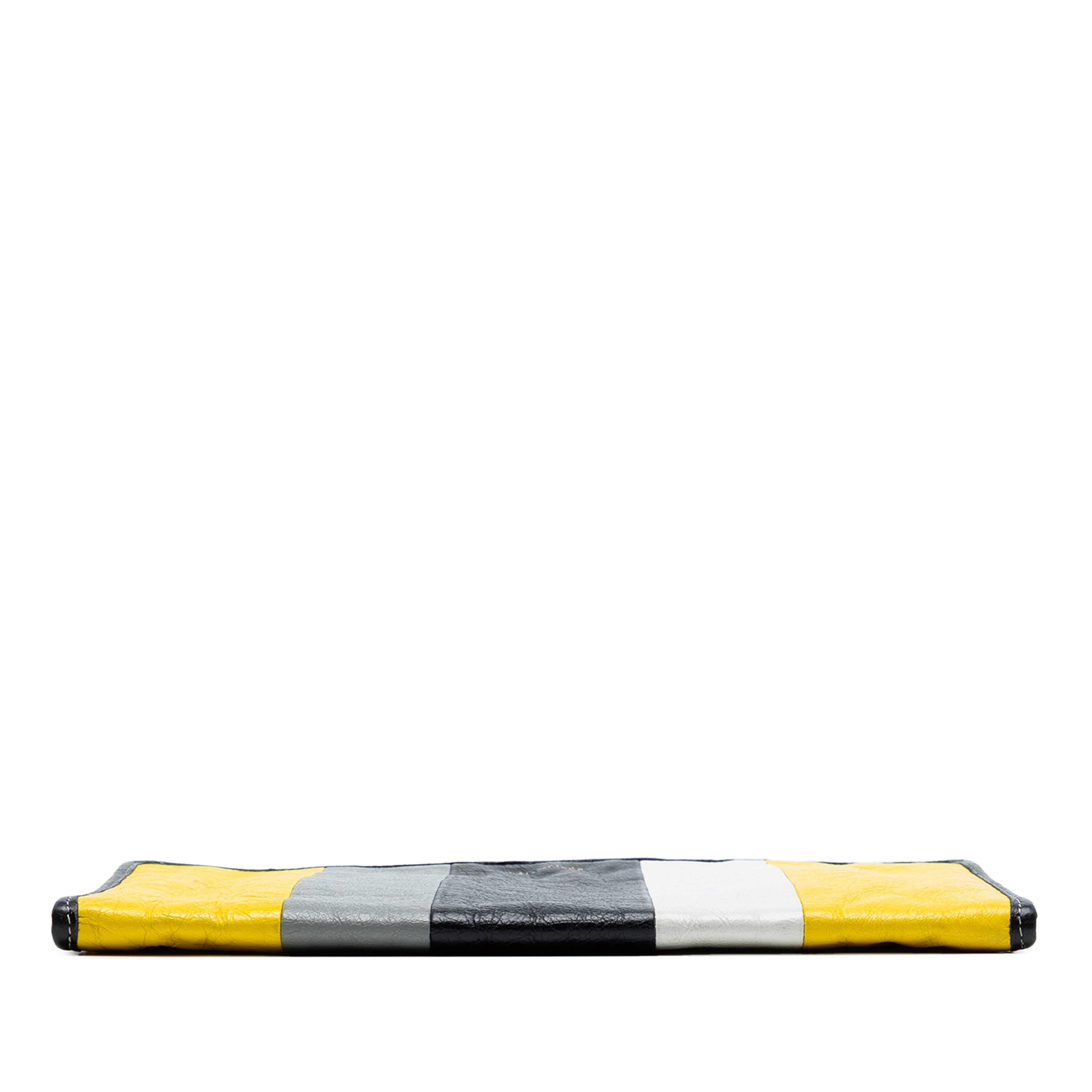Balenciaga Lambskin Bazar Clutch, från Luxclusif, i färgen yellow. Klicka för att öppna bilden i stort format