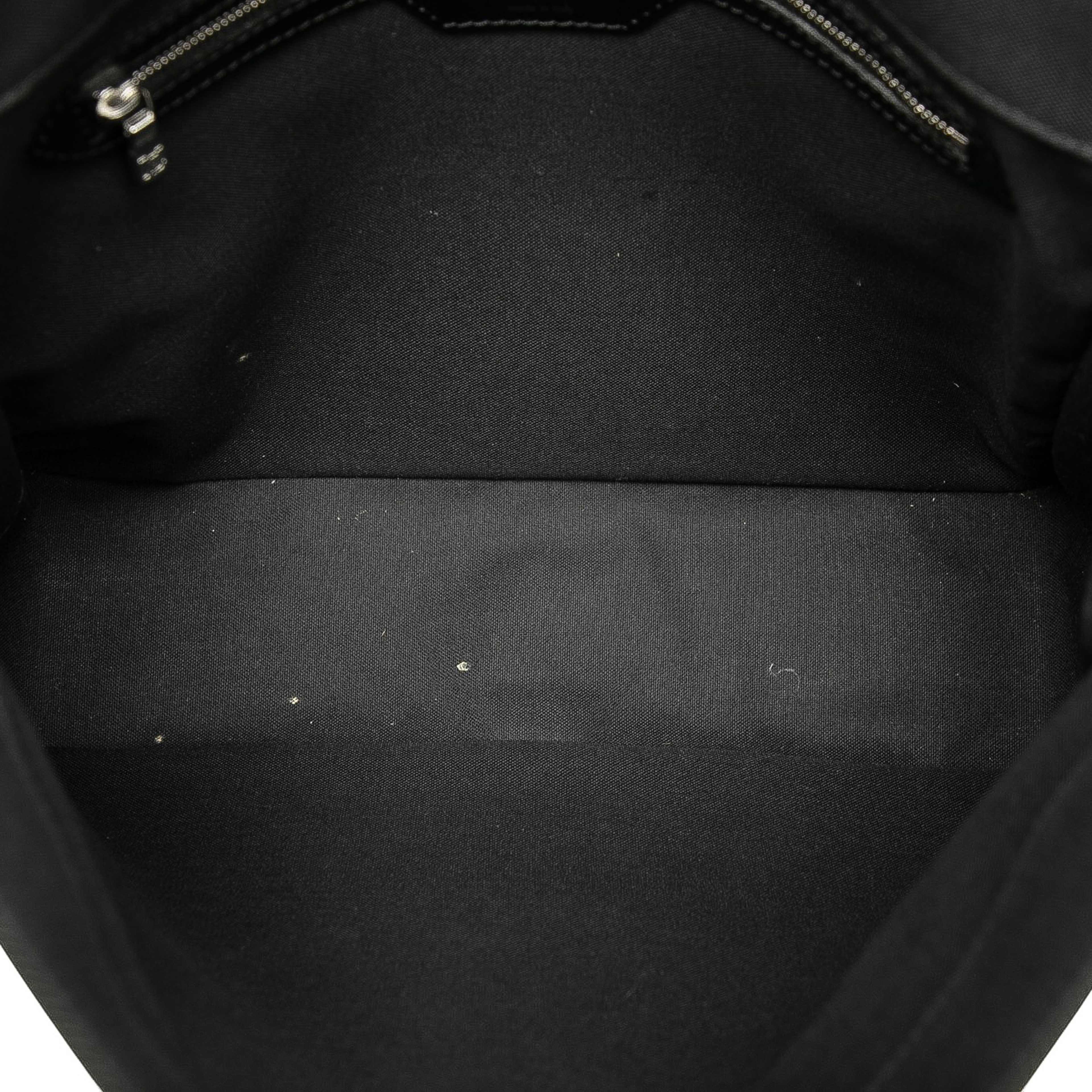 Louis Vuitton Taiga Viktor, från Luxclusif, i färgen black. Klicka för att öppna bilden i stort format