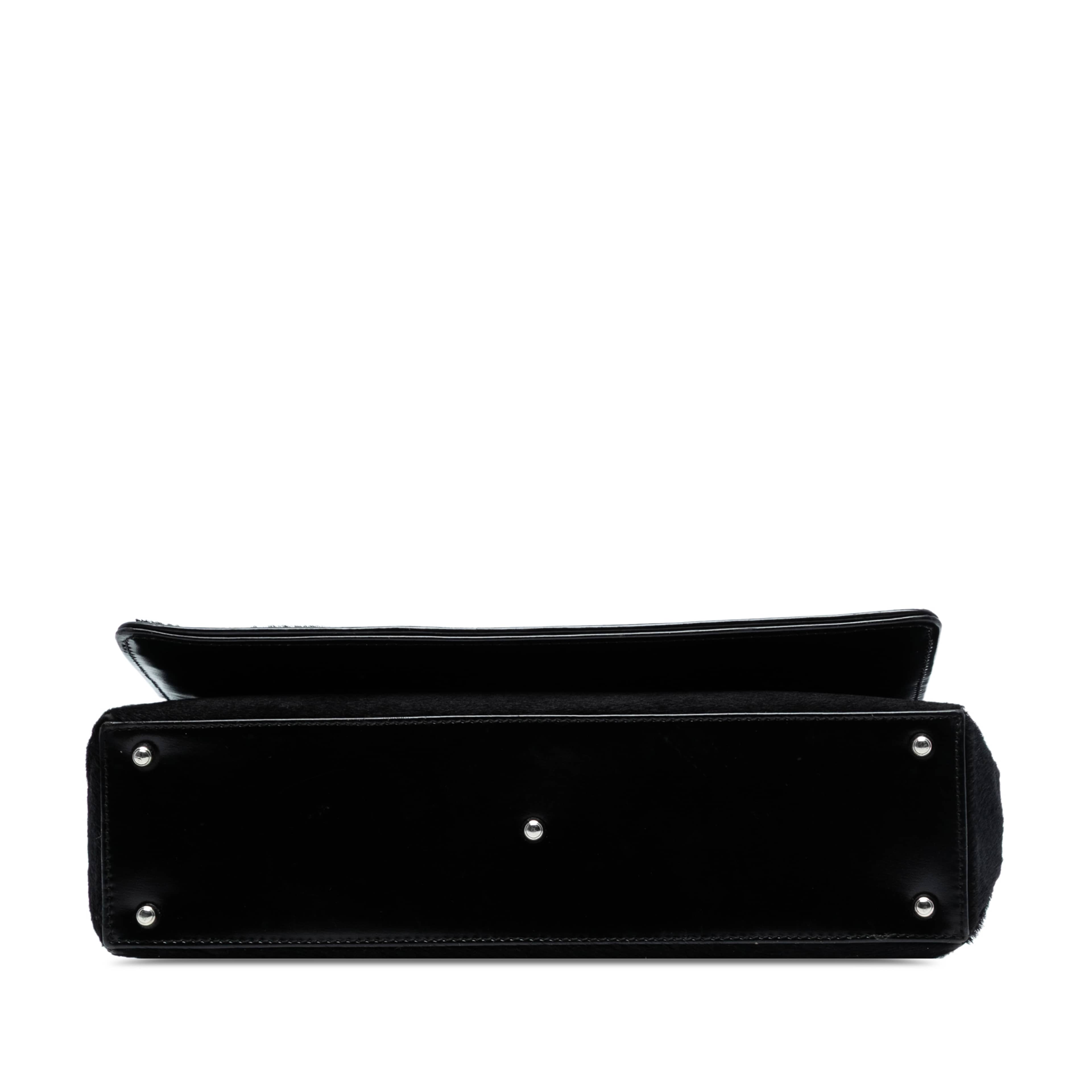 Gucci Pony Hair Shoulder Bag, från Luxclusif, i färgen black. Klicka för att öppna bilden i stort format