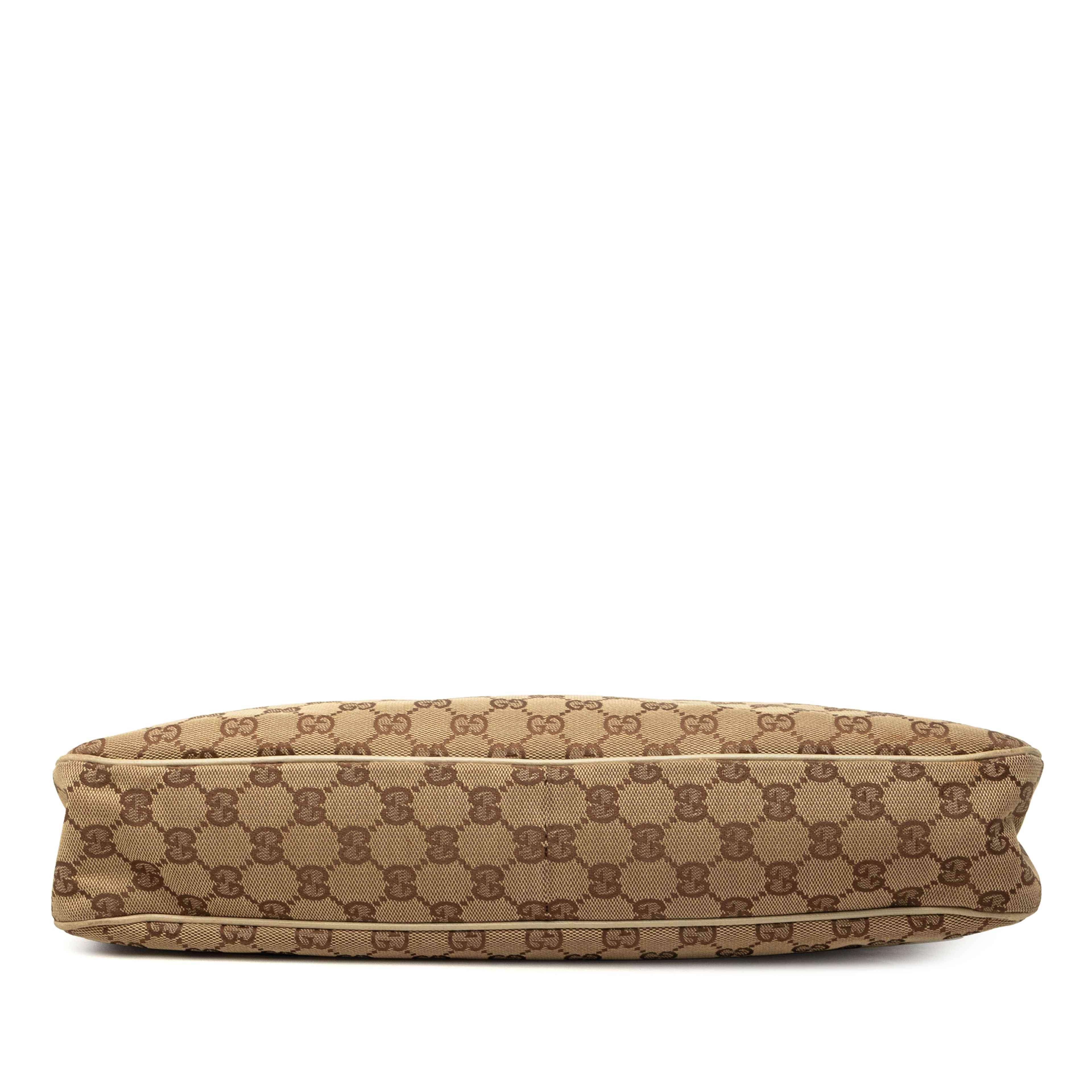 Gucci Gg Canvas Eclipse Shoulder Bag, från Luxclusif, i färgen beige. Klicka för att öppna bilden i stort format