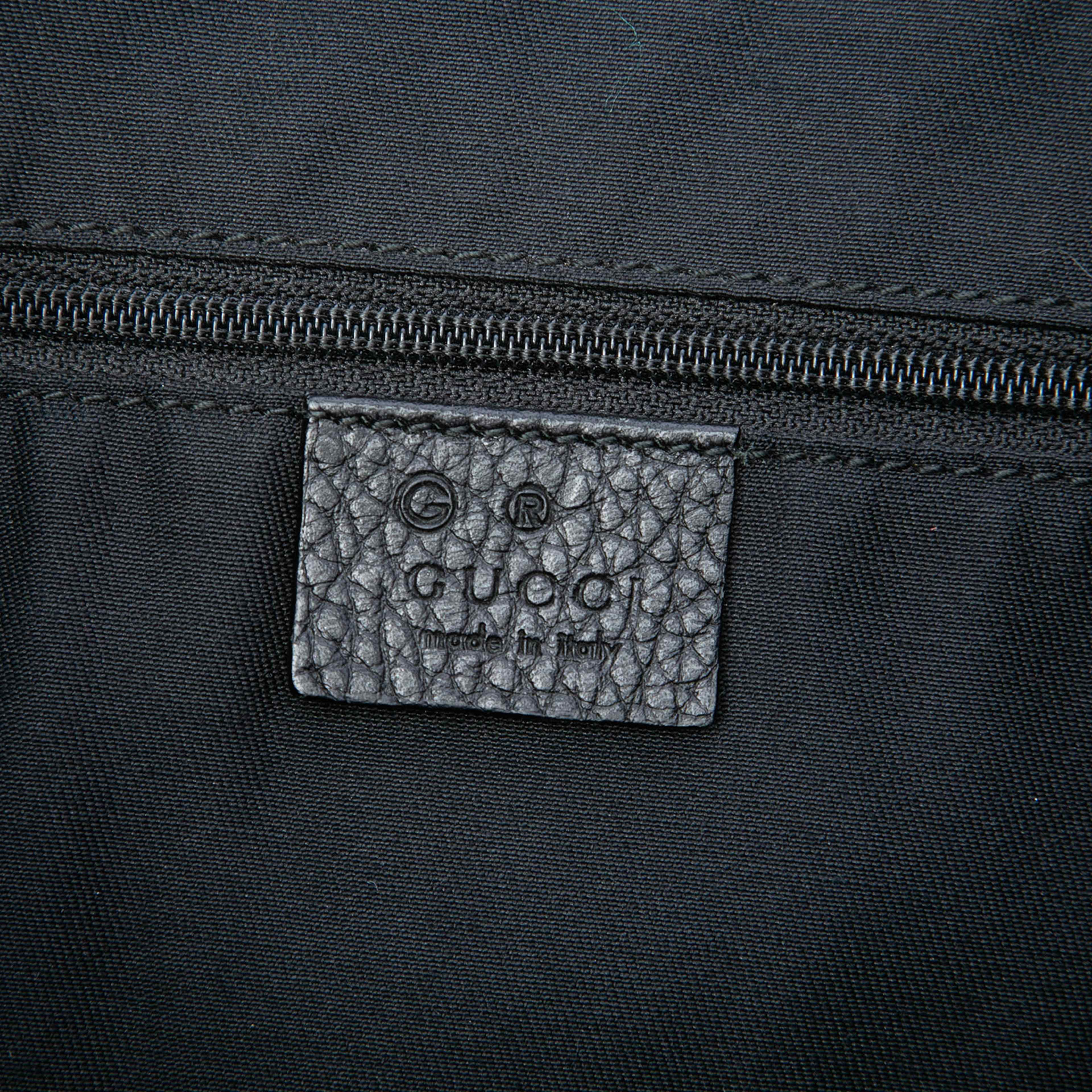 Gucci Gg Denim Abbey D Ring Crossbody, från Luxclusif, i färgen svart. Klicka för att öppna bilden i stort format