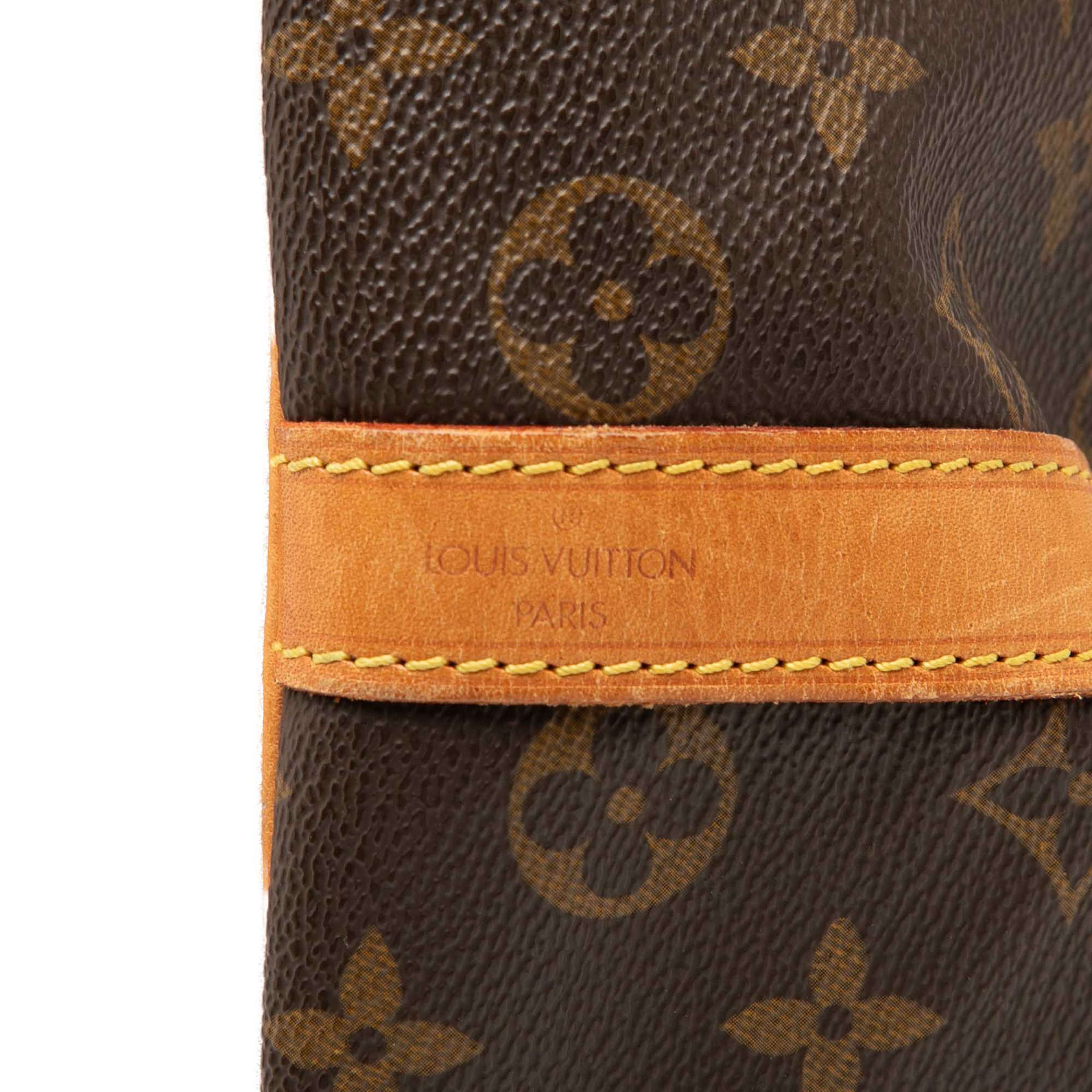 Louis Vuitton Monogram Petit Noe, från Luxclusif, i färgen brun. Klicka för att öppna bilden i stort format