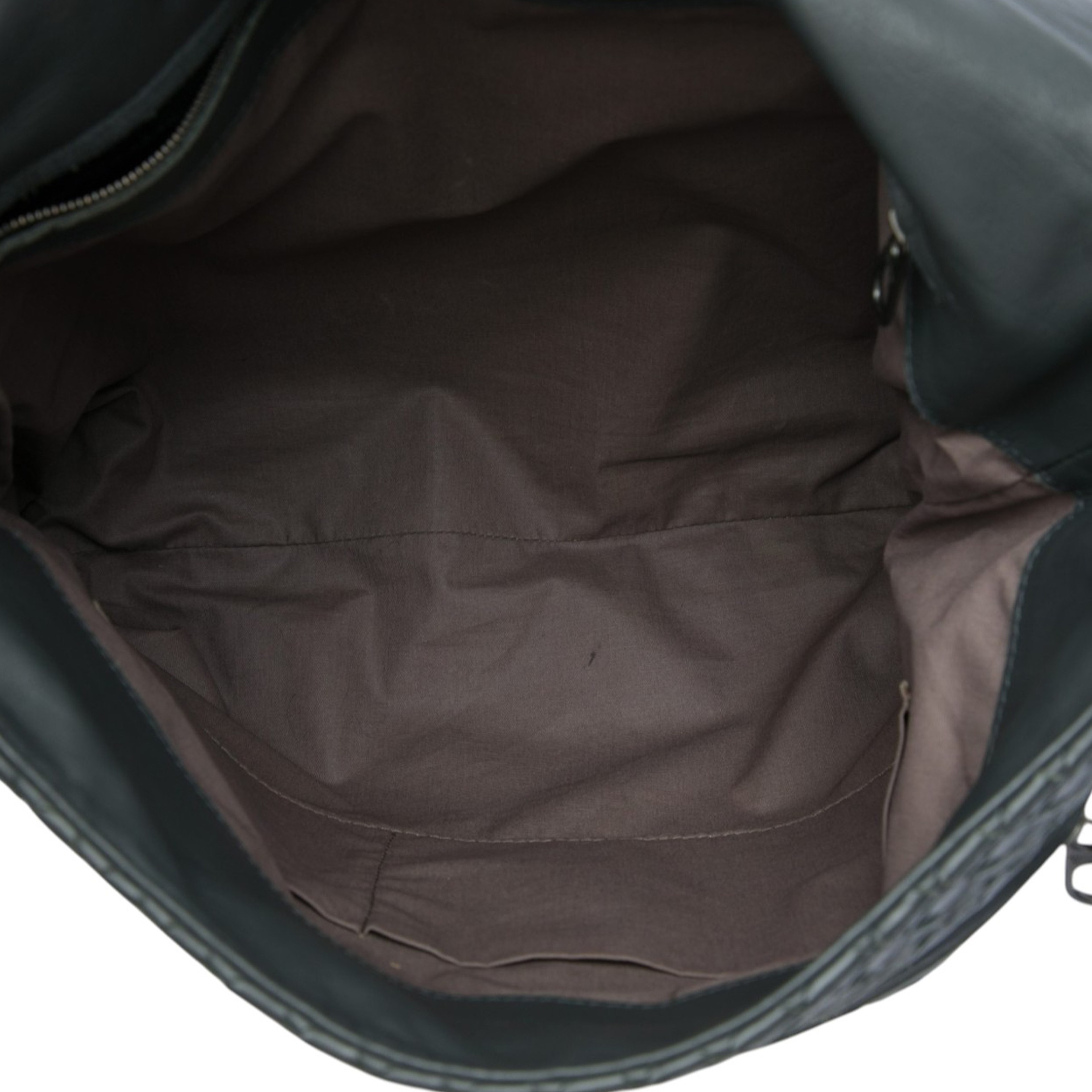 Bottega Veneta Nappa Intrecciato Messenger Bag, från Luxclusif, i färgen grå. Klicka för att öppna bilden i stort format