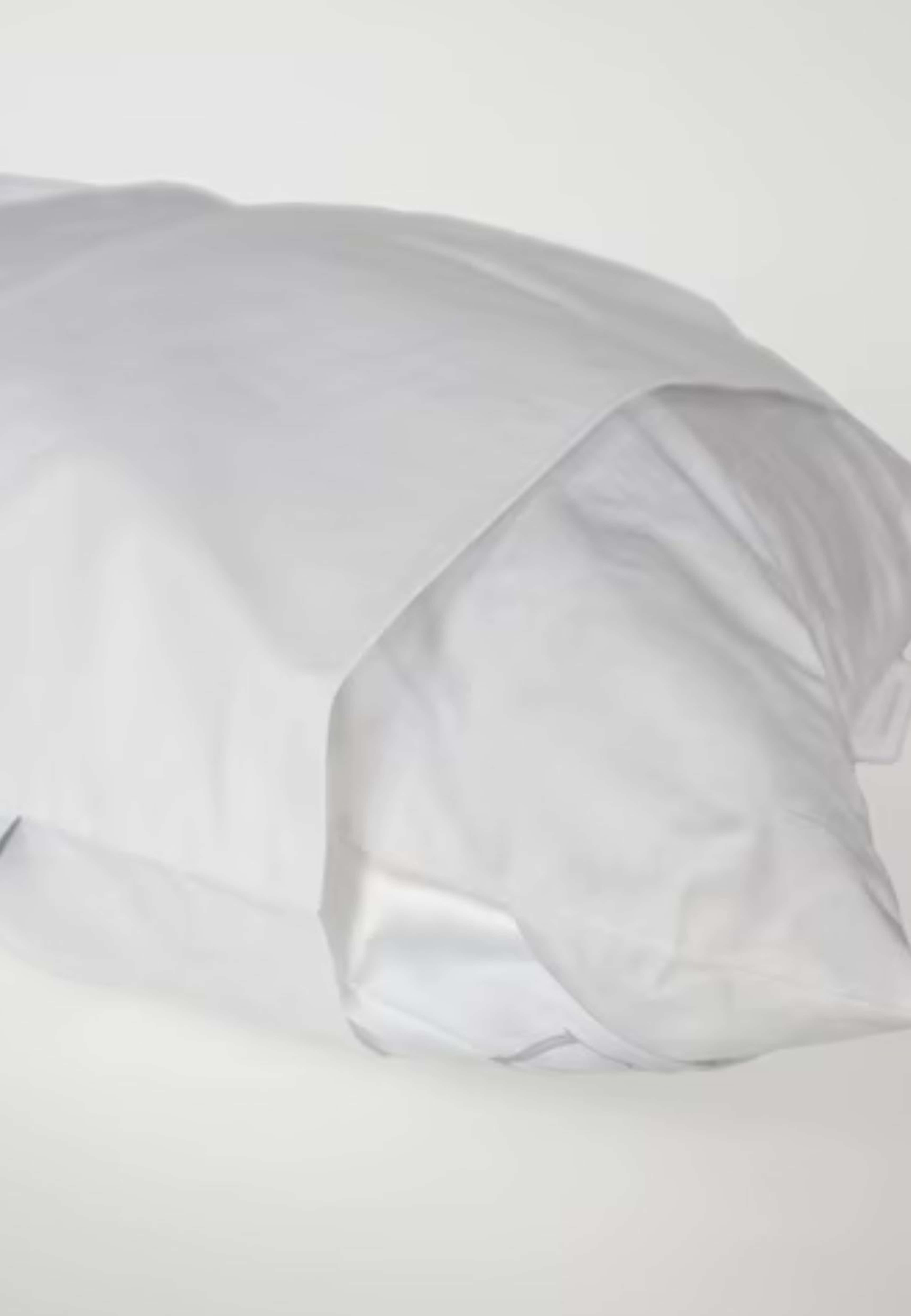 Sense Of Satisfaction - Kuddskydd 50x60cm, från Home of ESS, i färgen white. Klicka för att öppna bilden i stort format