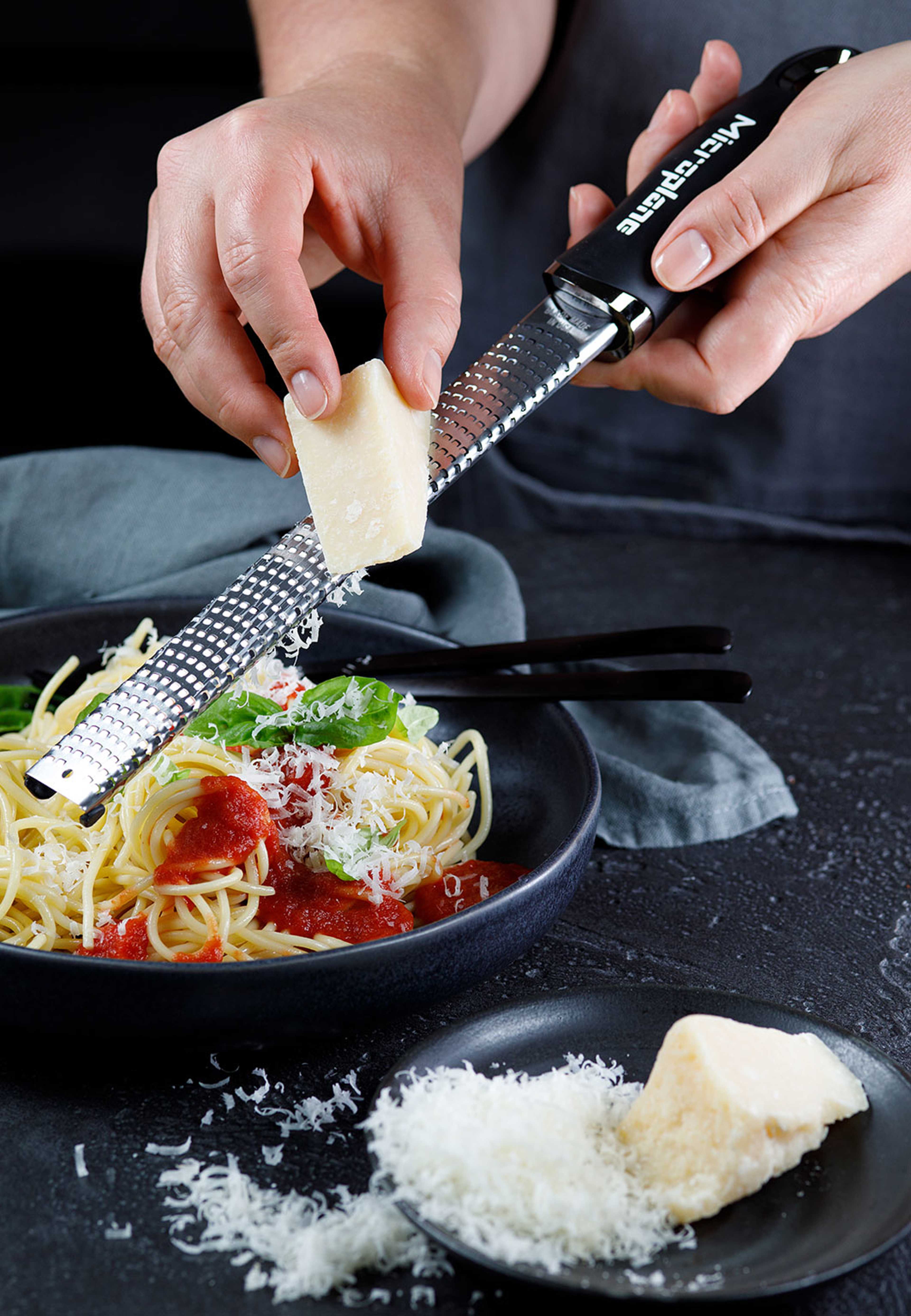 Premium Classic Zestjärn svart, från Microplane, i färgen Svart. Klicka för att öppna bilden i stort format