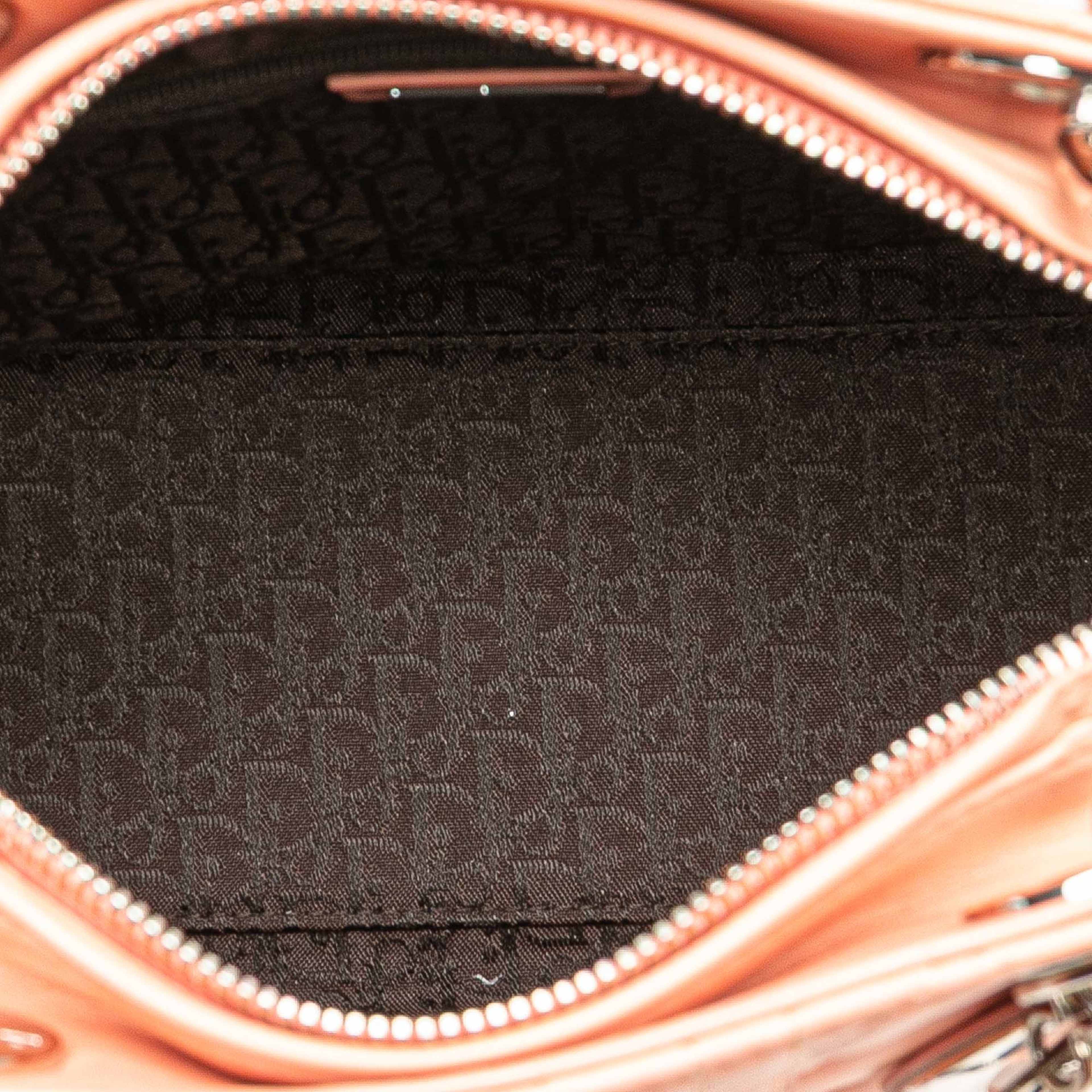 Dior Medium Lambskin Cannage Lady Dior, från Luxclusif, i färgen salmon. Klicka för att öppna bilden i stort format