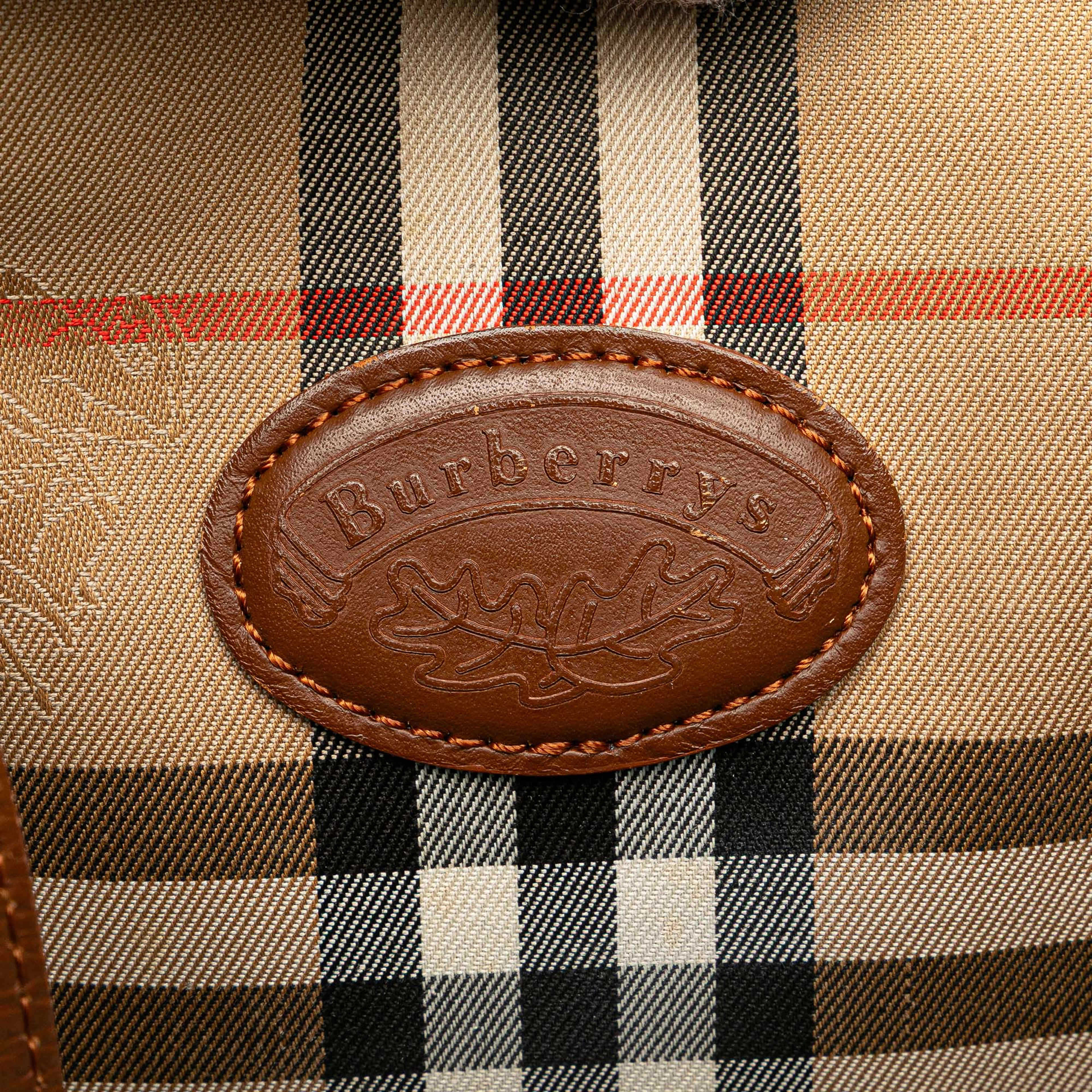 Burberry Haymarket Check Canvas Tote, från Luxclusif, i färgen beige.