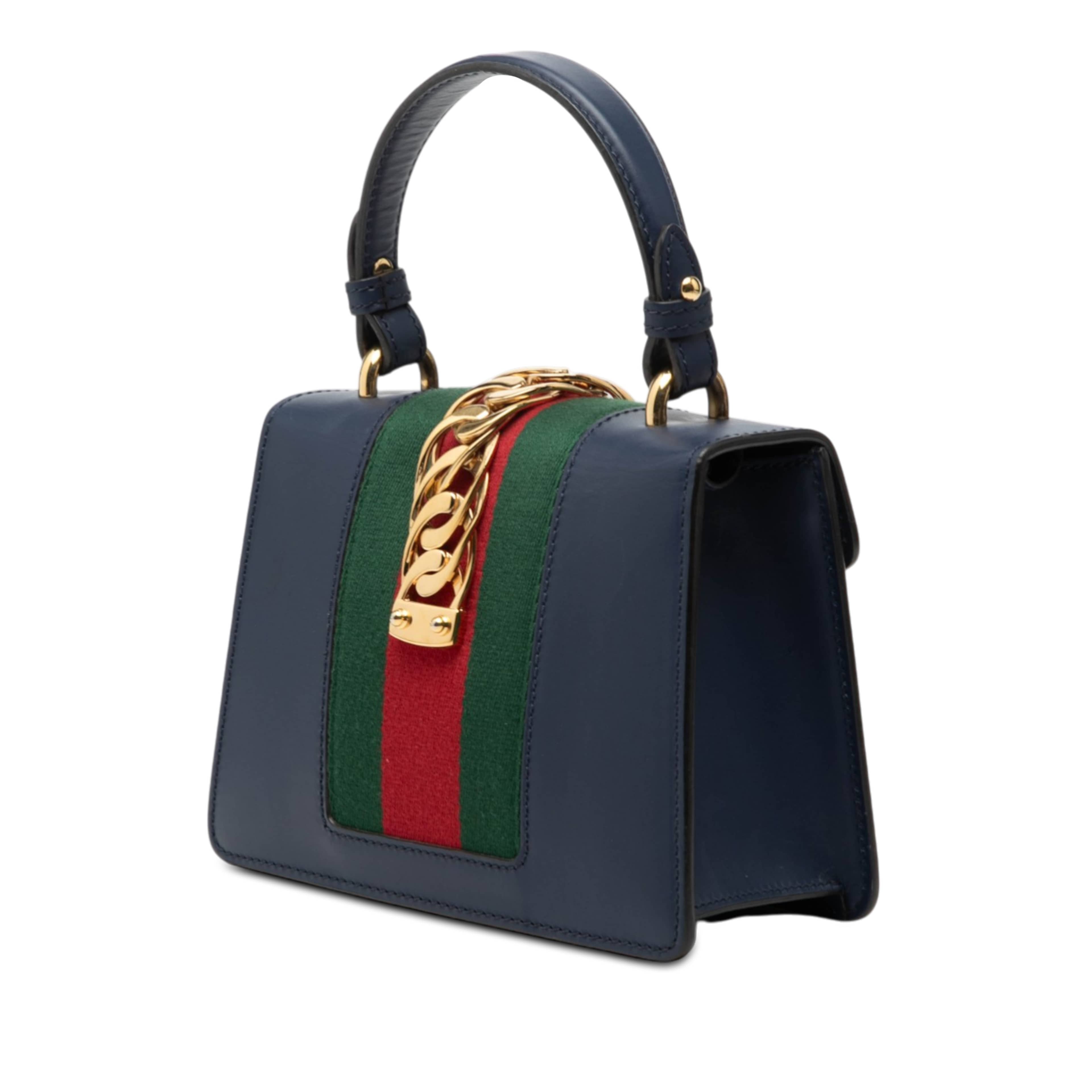 Gucci Mini Leather Sylvie Satchel, från Luxclusif, i färgen navy. Klicka för att öppna bilden i stort format