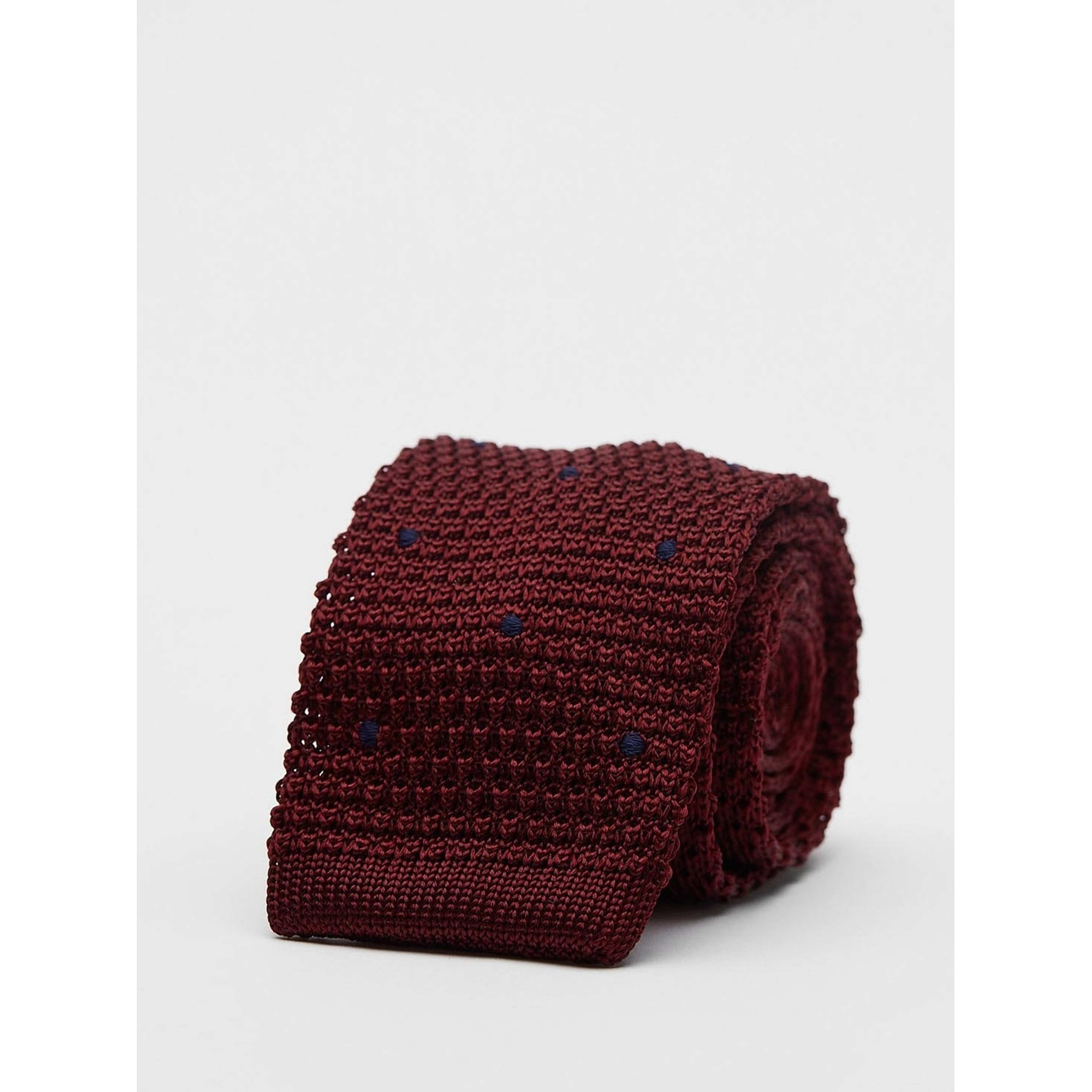 Prickig Stickad Slips, från John Henric, i färgen vinröd & blå. Klicka för att öppna bilden i stort format