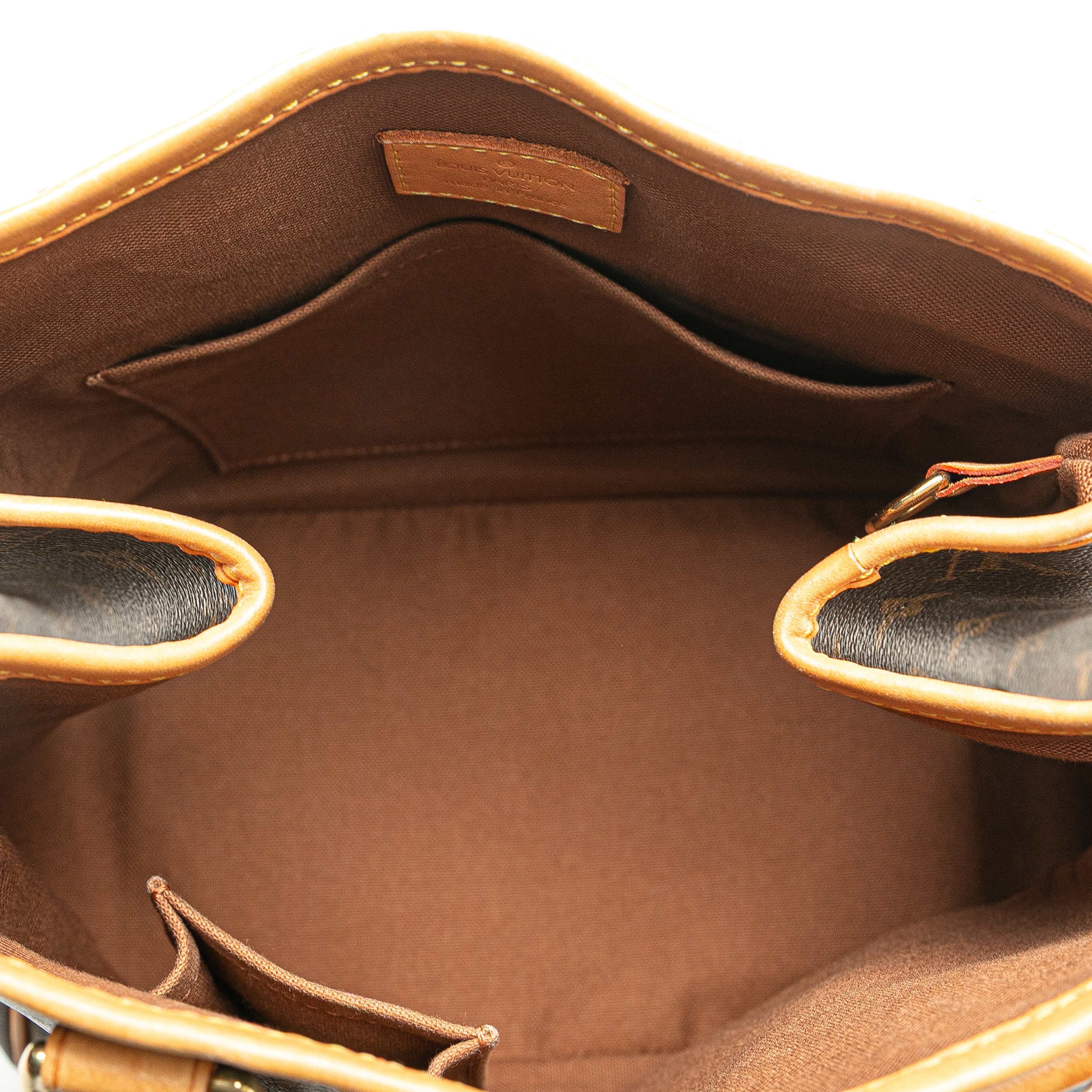 Louis Vuitton Monogram Batignolles Vertical Pm, från Luxclusif, i färgen brown. Klicka för att öppna bilden i stort format